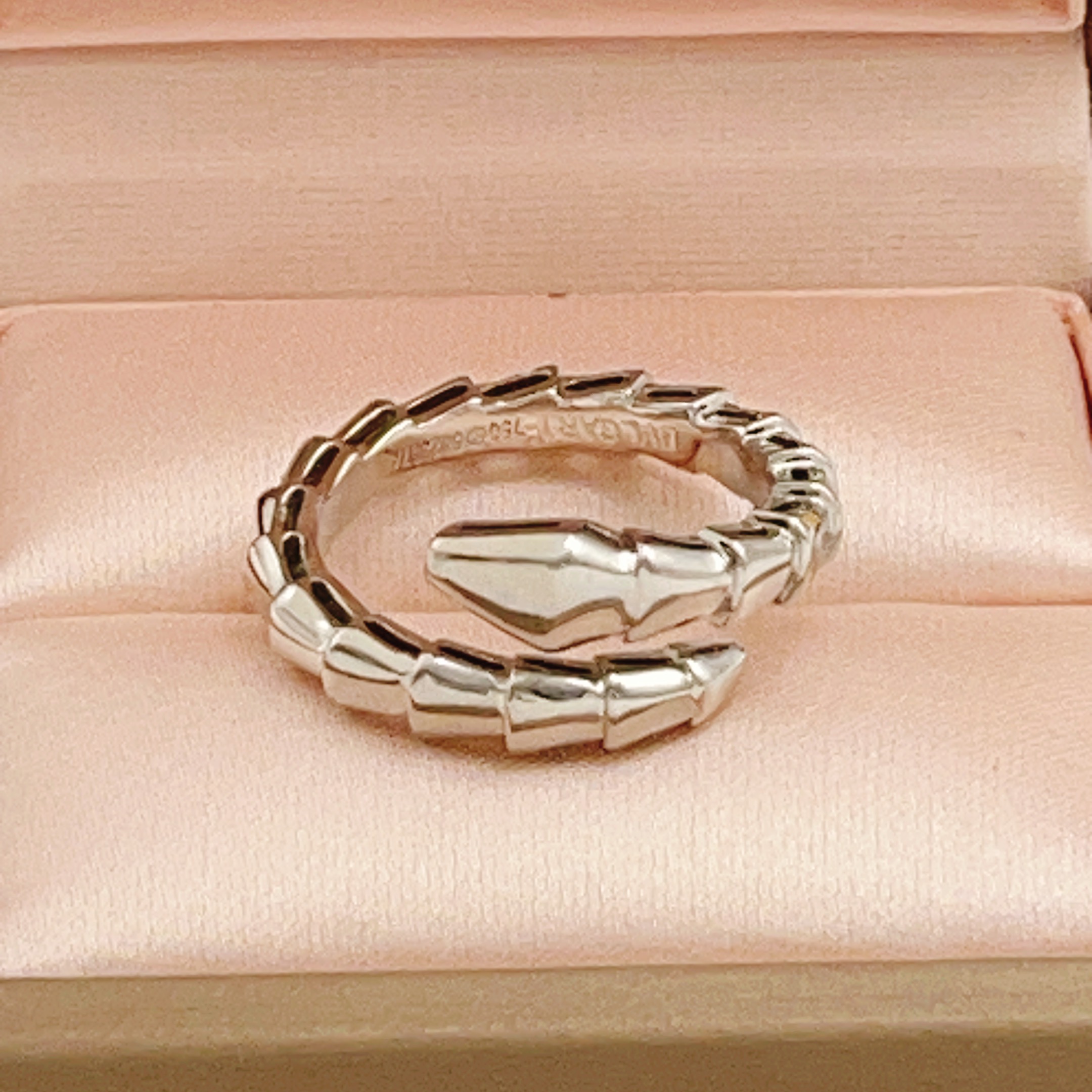 Bvlgari Serpenti Viper ring 18k white gold no gemstones No 7