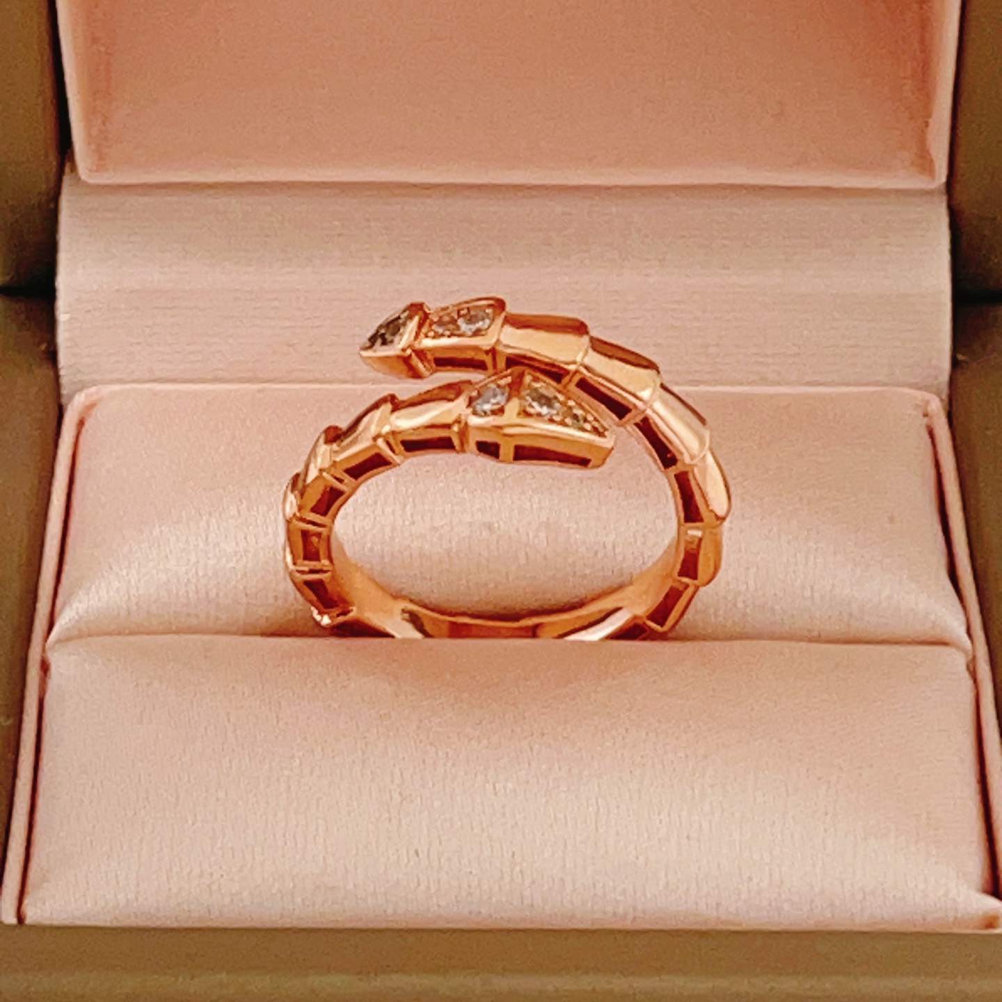 Bvlgari Serpenti Viper ring Rose gold with clear diamond accents One size fits all