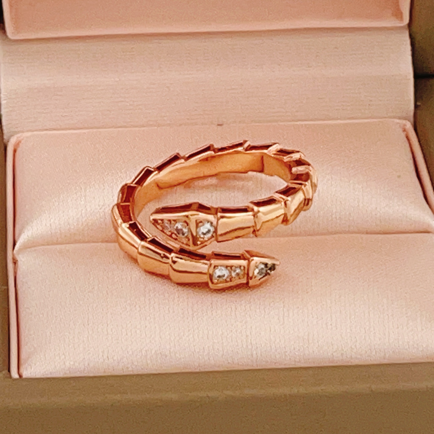 Bvlgari Serpenti Viper ring Rose gold with clear diamond accents One size fits all