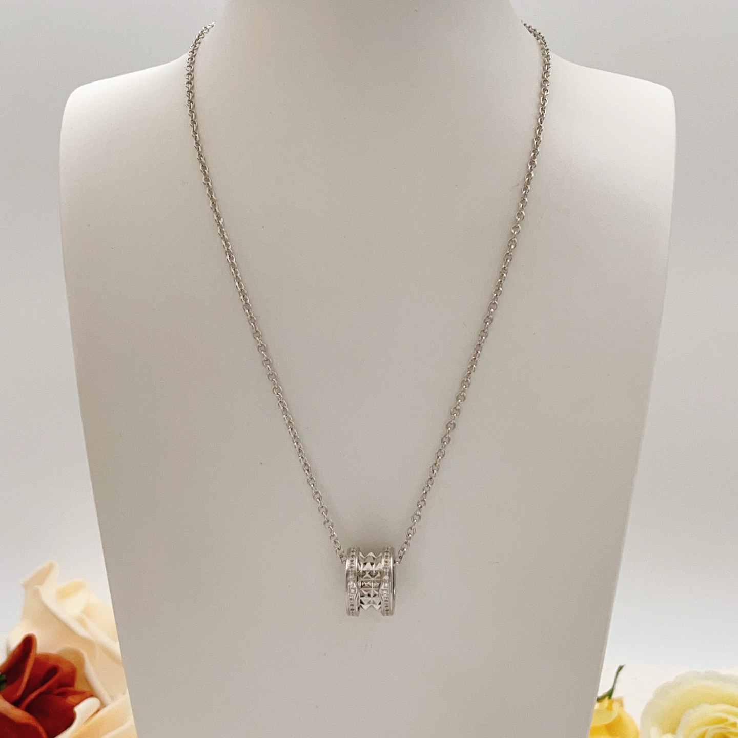 Bvlgari B zero1 necklace silver-toned white gold with clear diamond accents 45cm