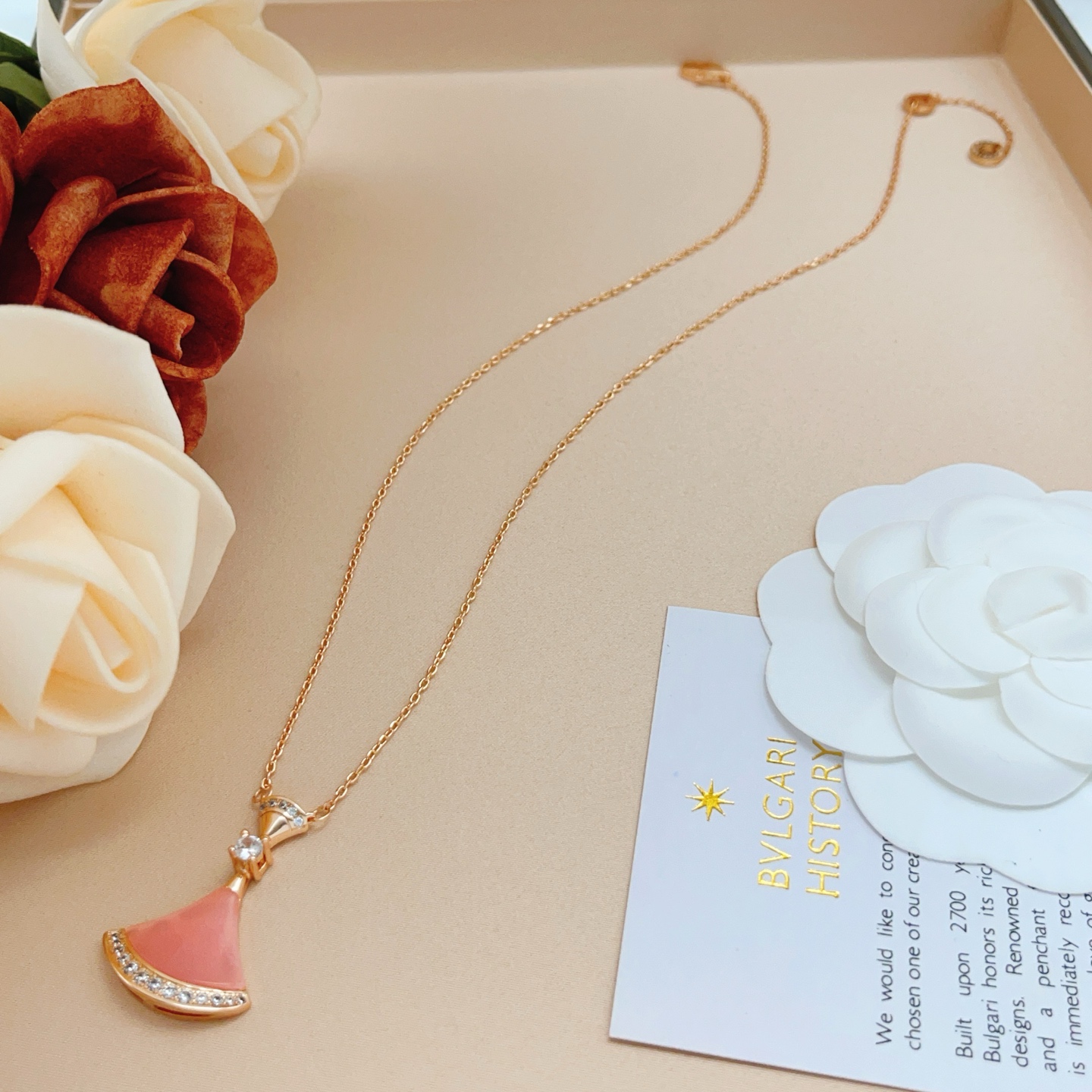 Bvlgari Divas Dream necklace Rose gold coral pink stone clear diamond accents 41-43cm adjustable