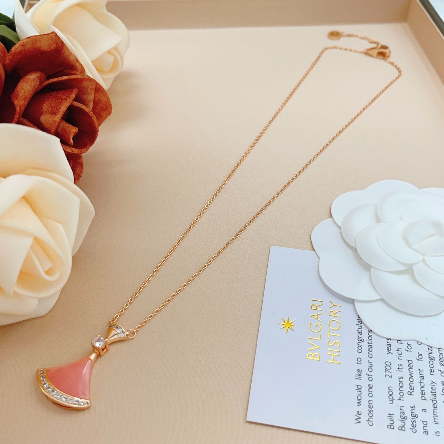 Bvlgari Divas Dream necklace Rose gold coral pink stone clear diamond accents 41-43cm adjustable