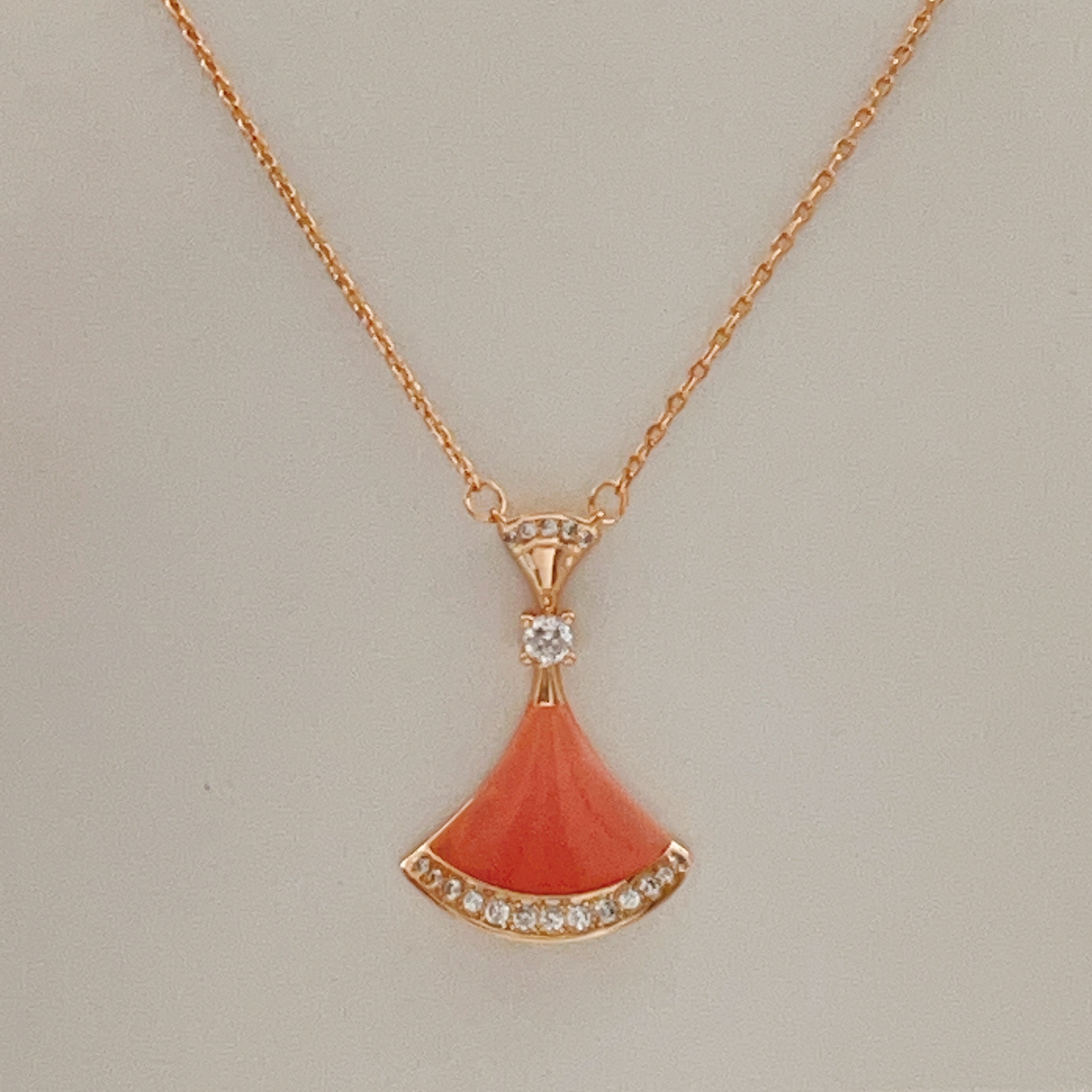 Bvlgari Divas Dream necklace Rose gold coral pink stone clear diamond accents 41-43cm adjustable