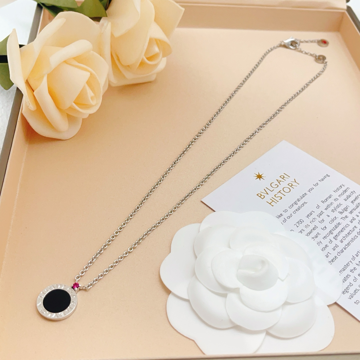 Bvlgari Bvlgari Bvlgari necklace silver-toned metal with black onyx inlay ruby accent and diamond-set pendant bezel 45cm