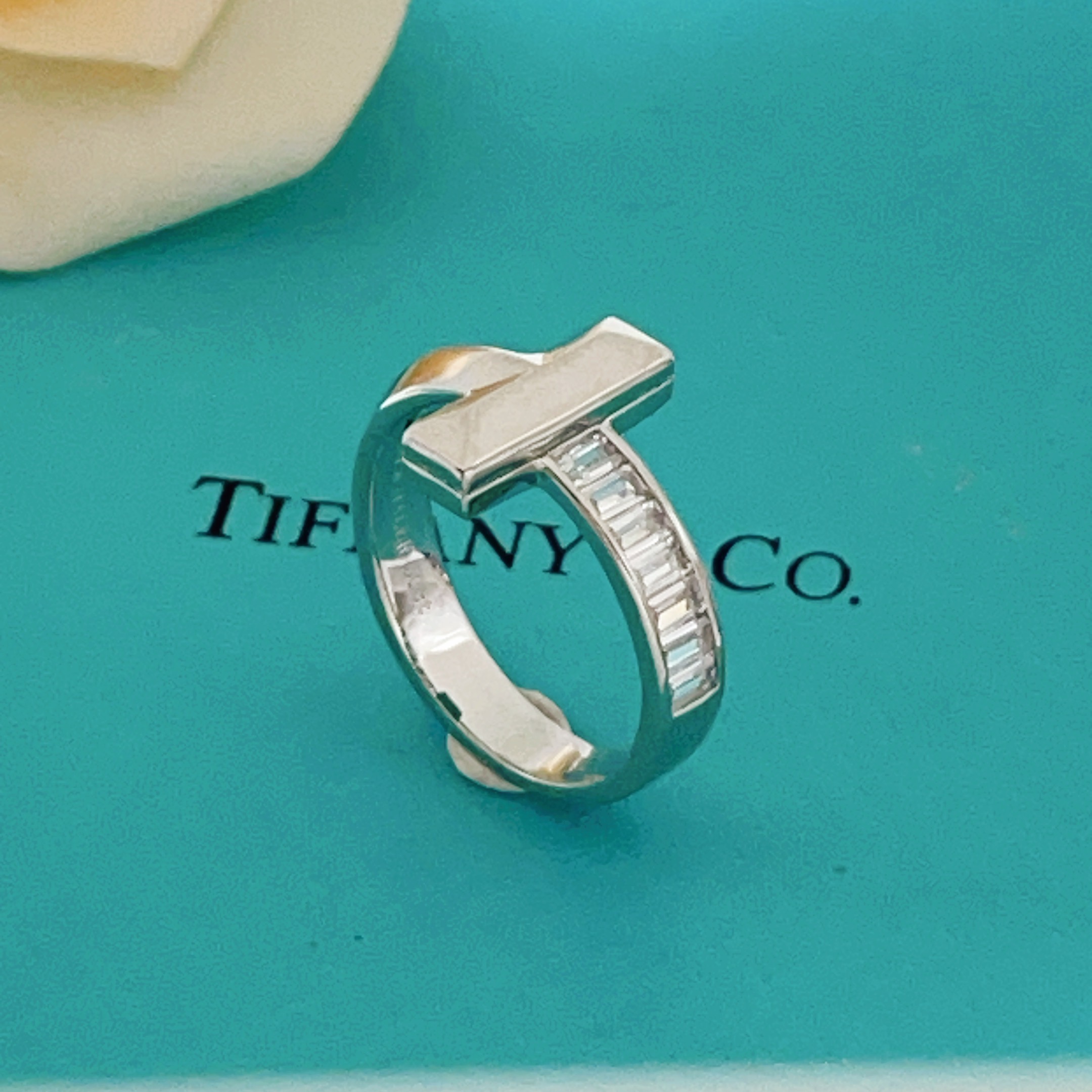 Tiffany Co T T1 ring 18k white gold with baguette-cut white diamonds 7
