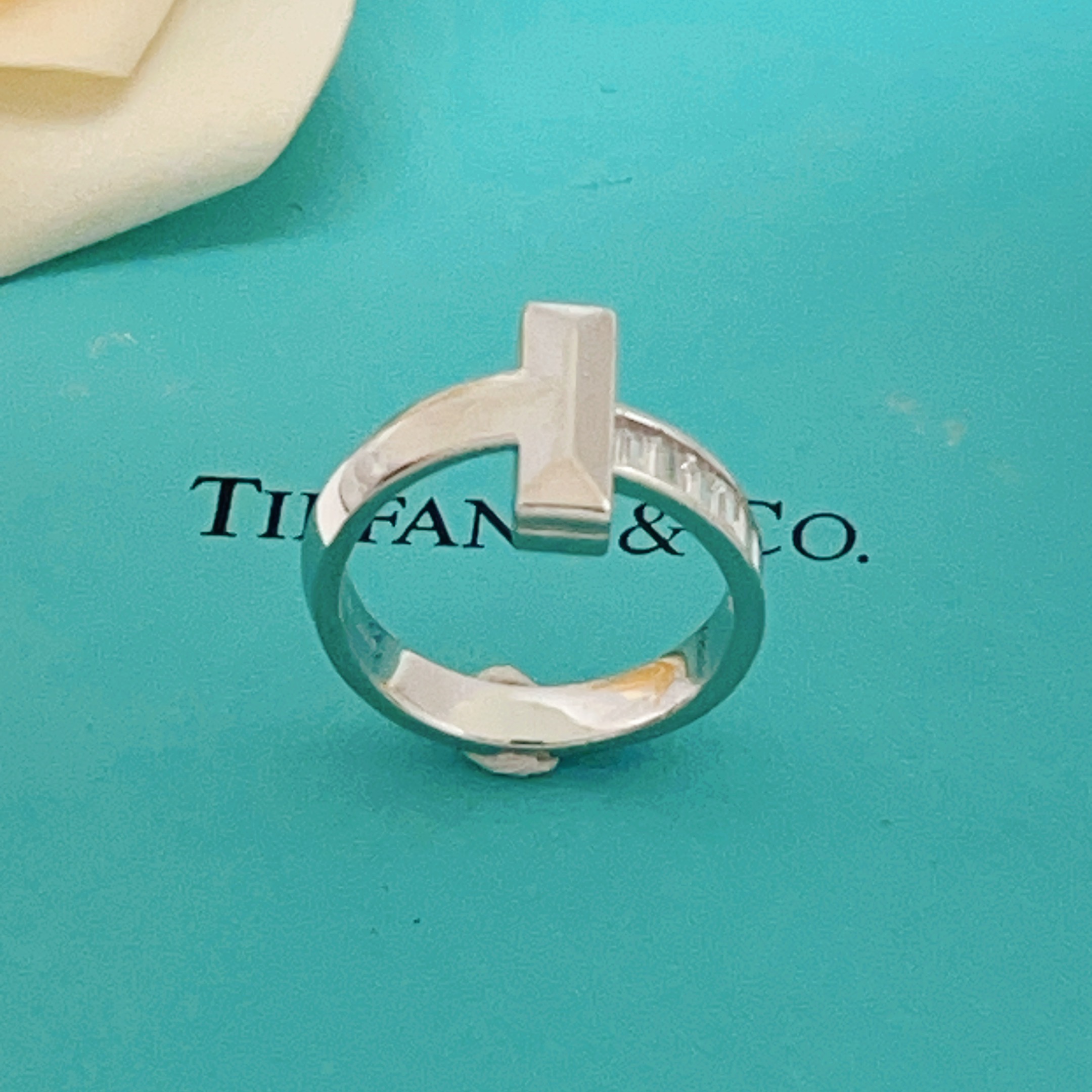 Tiffany Co T T1 ring 18k white gold with baguette-cut white diamonds 7