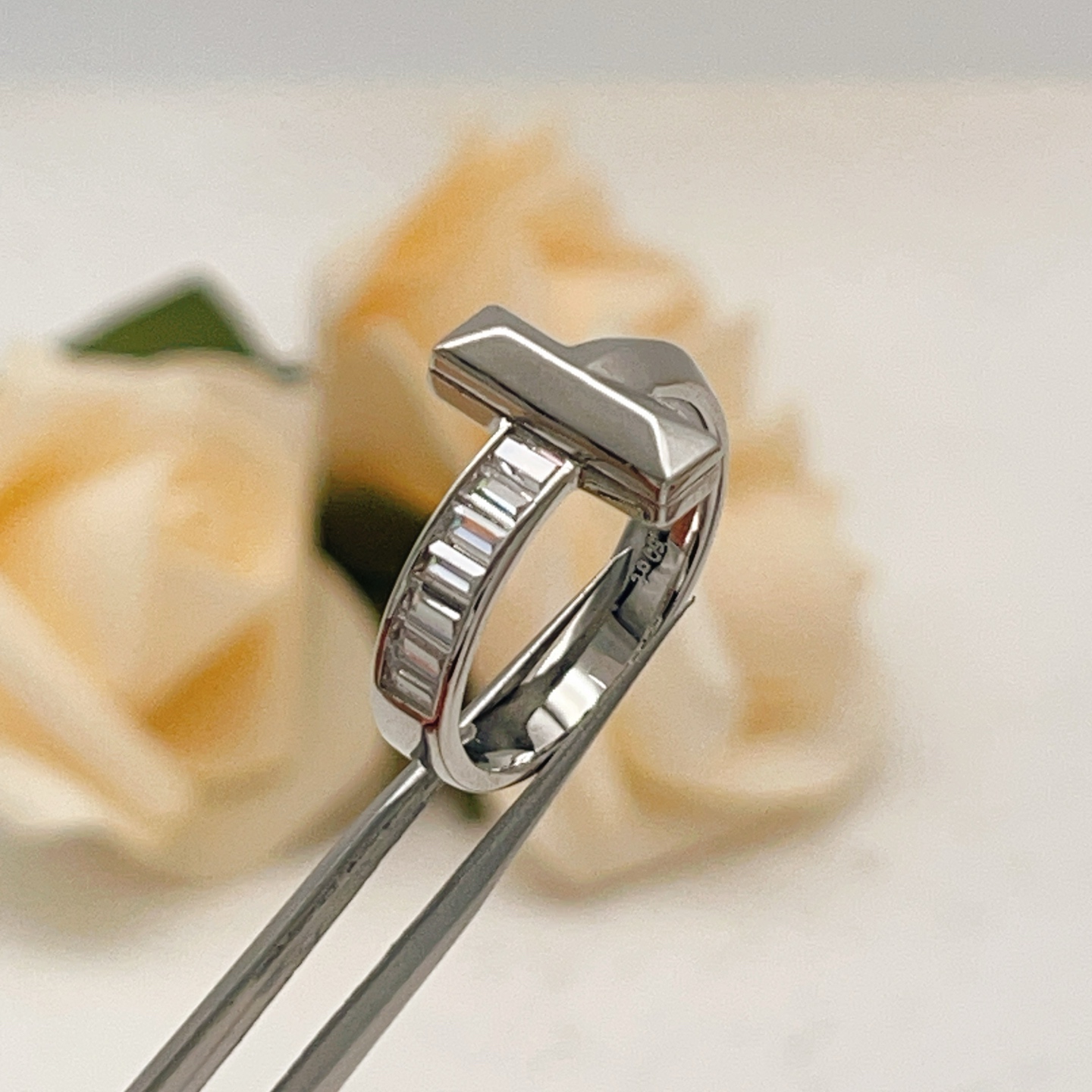 Tiffany Co T T1 ring 18k white gold with baguette-cut white diamonds 7