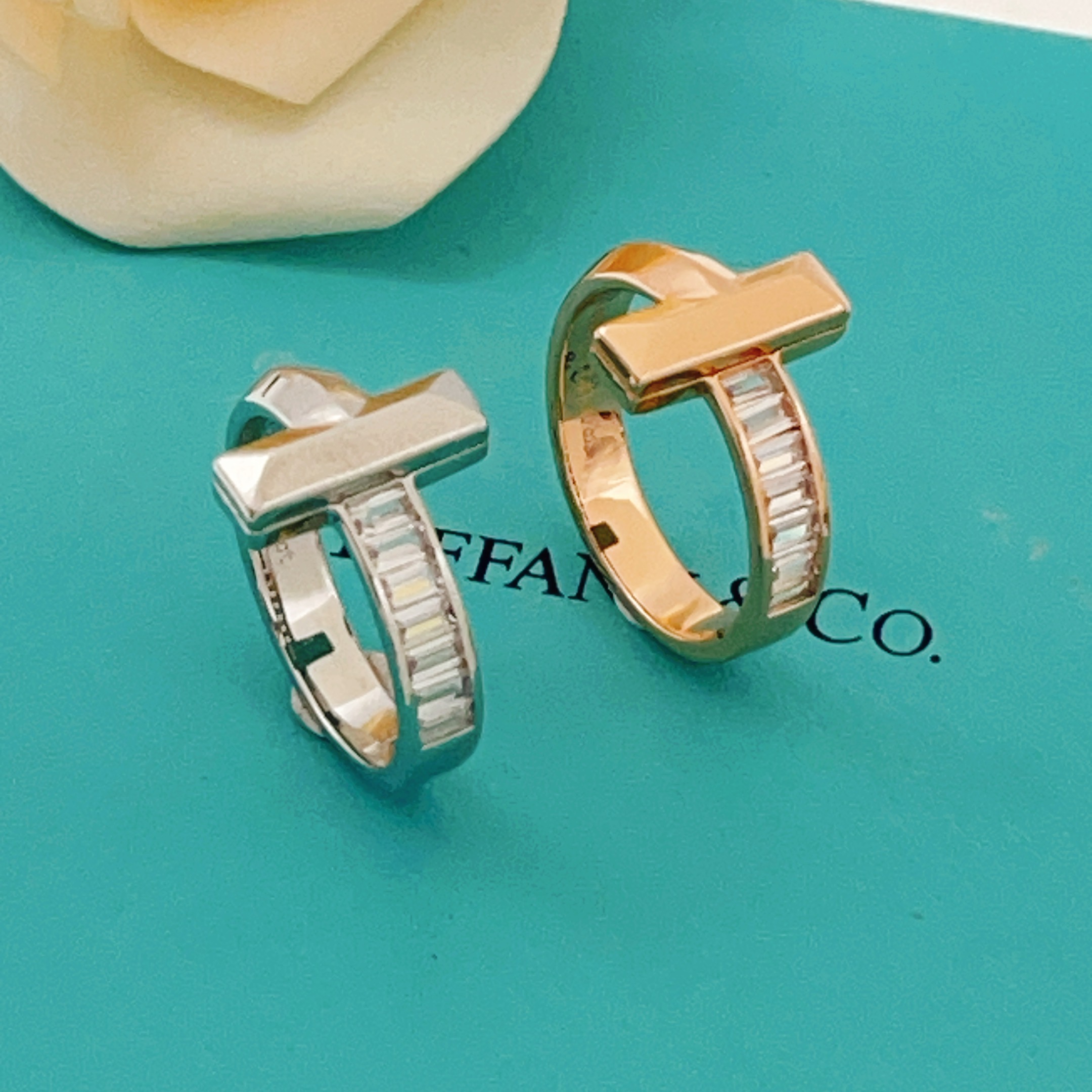 Tiffany Co T T1 ring 18k white gold with baguette-cut white diamonds 7