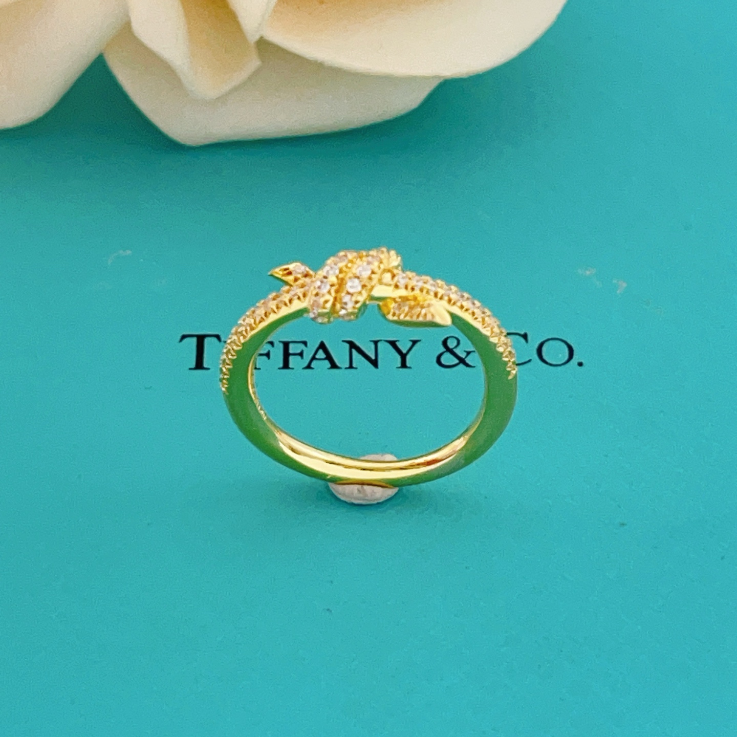 Tiffany Co Knot ring yellow gold with clear pave diamonds 7