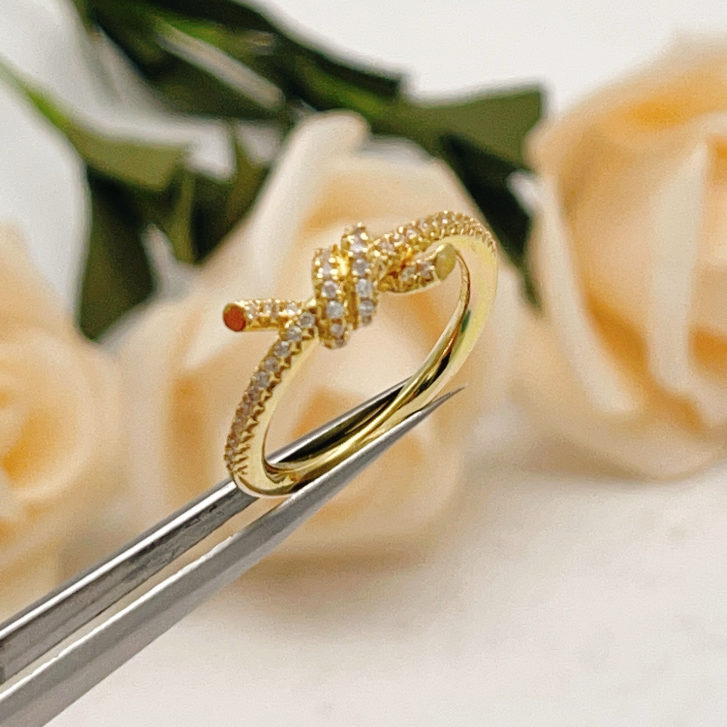 Tiffany Co Knot ring yellow gold with clear pave diamonds 7