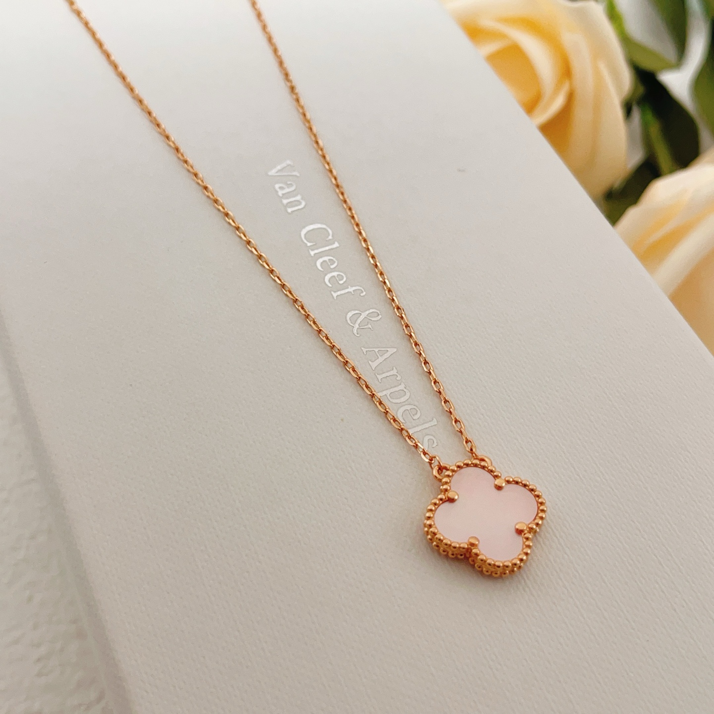 Van Cleef Arpels Sweet Alhambra necklace Rose gold metal with pink mother-of-pearl stone 42cm
