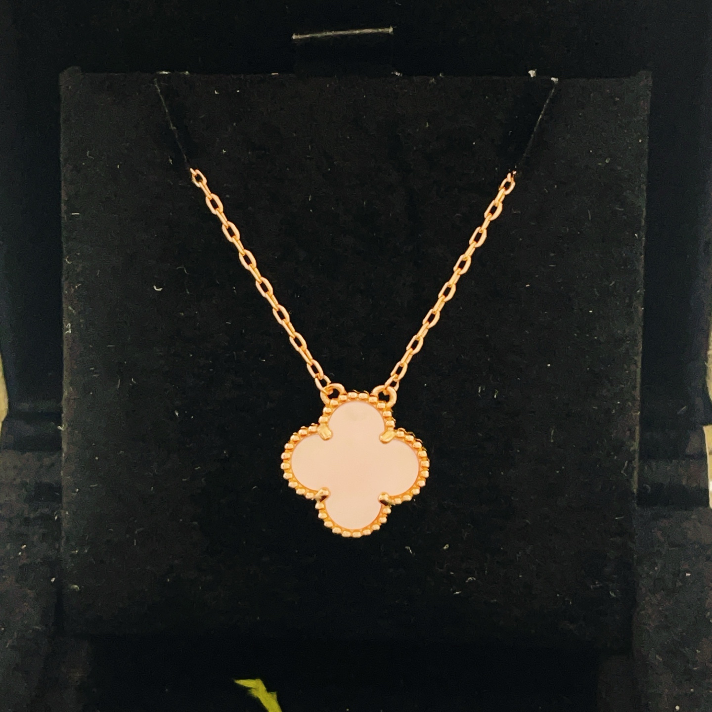 Van Cleef Arpels Sweet Alhambra necklace Rose gold metal with pink mother-of-pearl stone 42cm