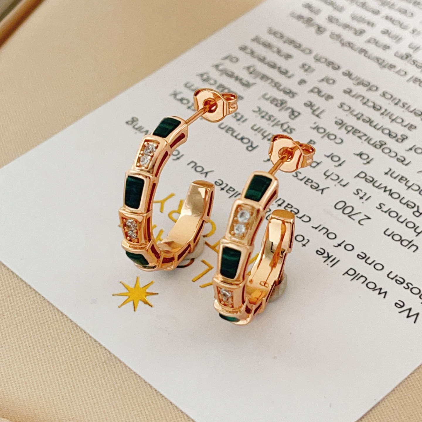 Bvlgari Serpenti Viper earrings Rose gold green malachite clear diamond 15mm hoop diameter