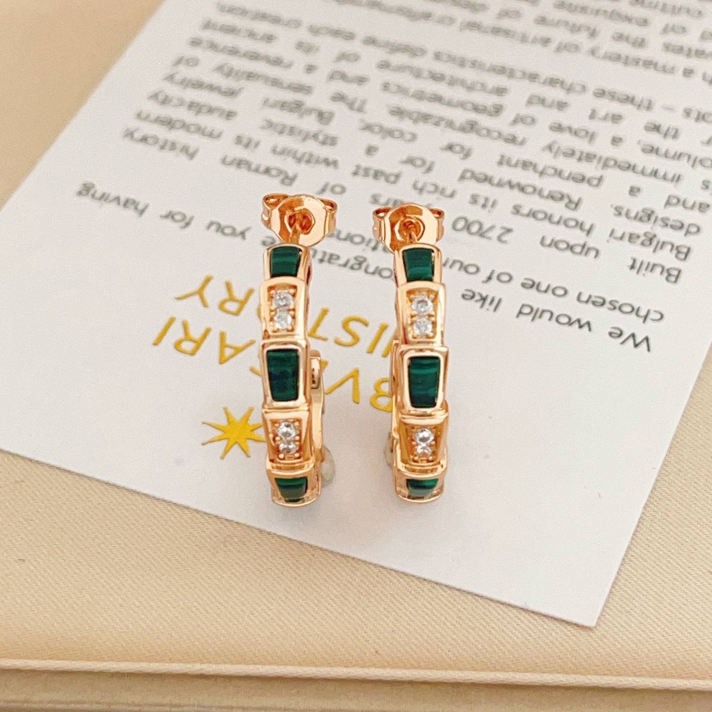 Bvlgari Serpenti Viper earrings Rose gold green malachite clear diamond 15mm hoop diameter