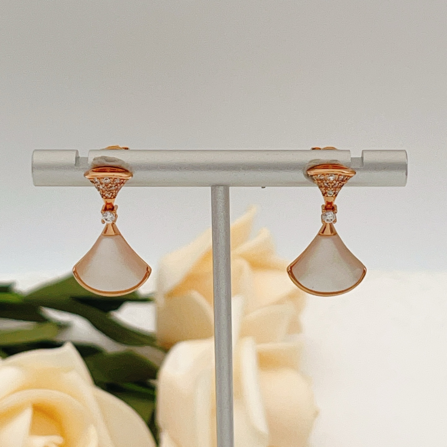 Bvlgari Divas Dream earrings rose gold white mother-of-pearl clear diamond simulants 1 6cm drop length