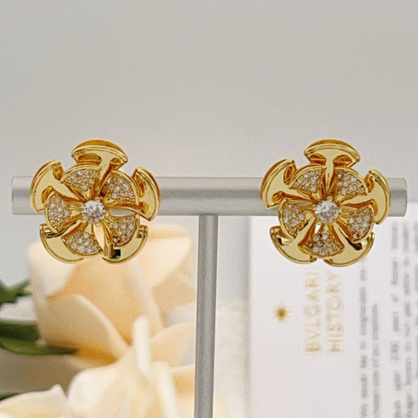 Bvlgari Divas Dream Flower earrings yellow gold with clear diamond simulants 1 5cm diameter