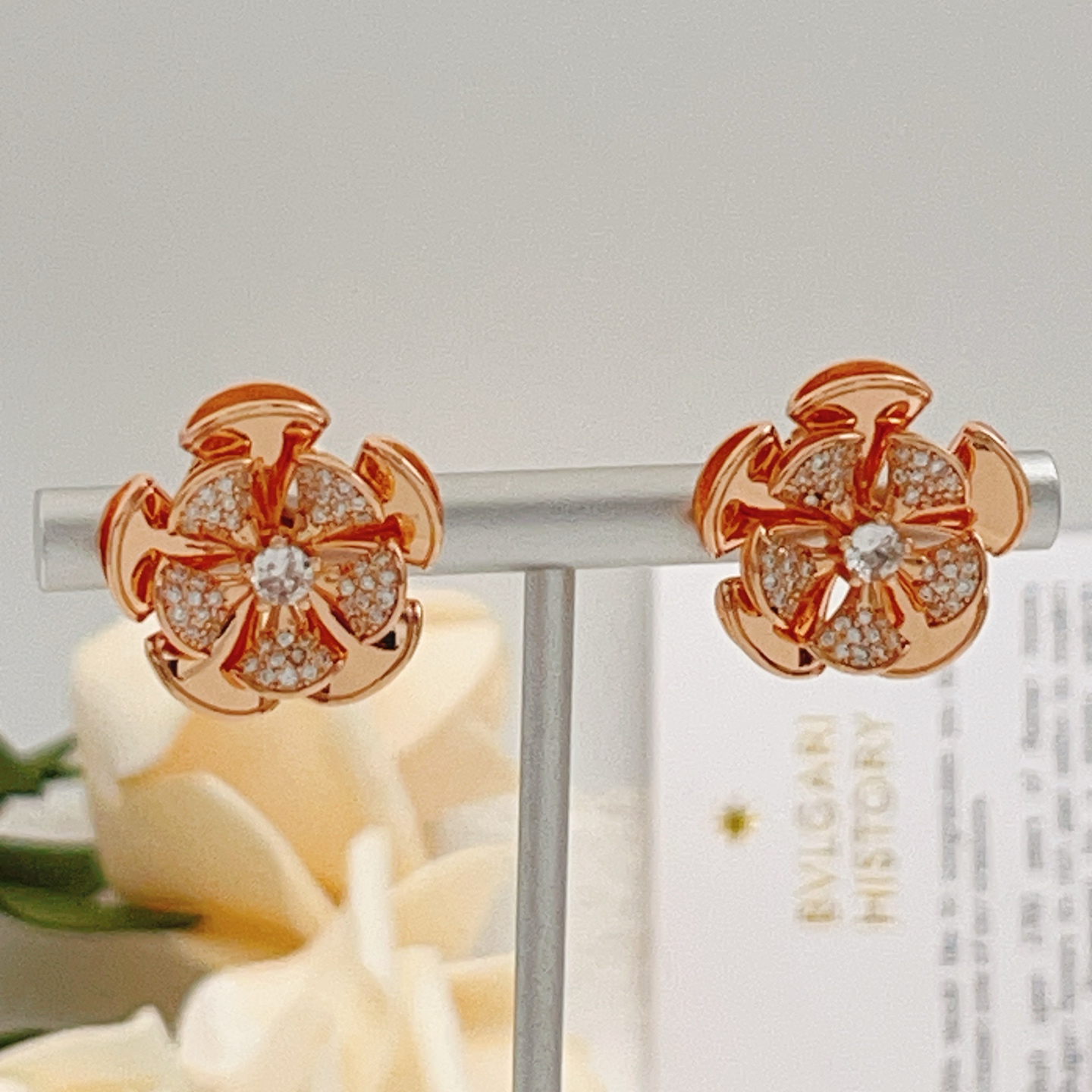Bvlgari Divas Dream earrings Rose gold with clear diamonds 1 5cm diameter