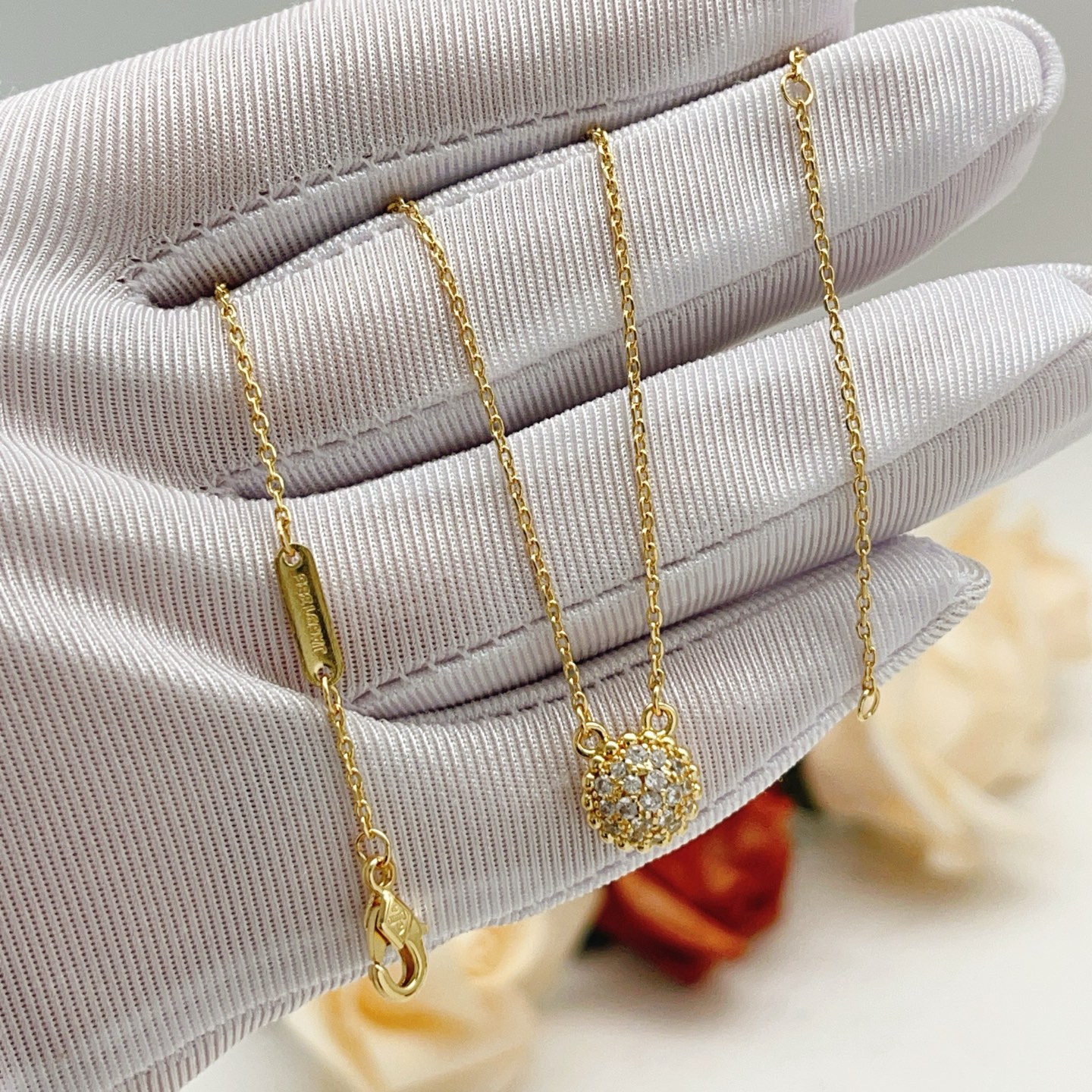 Collar Van Cleef Arpels Perlee Oro amarillo con pavé de diamantes transparentes 42 cm con alargador de 2 cm