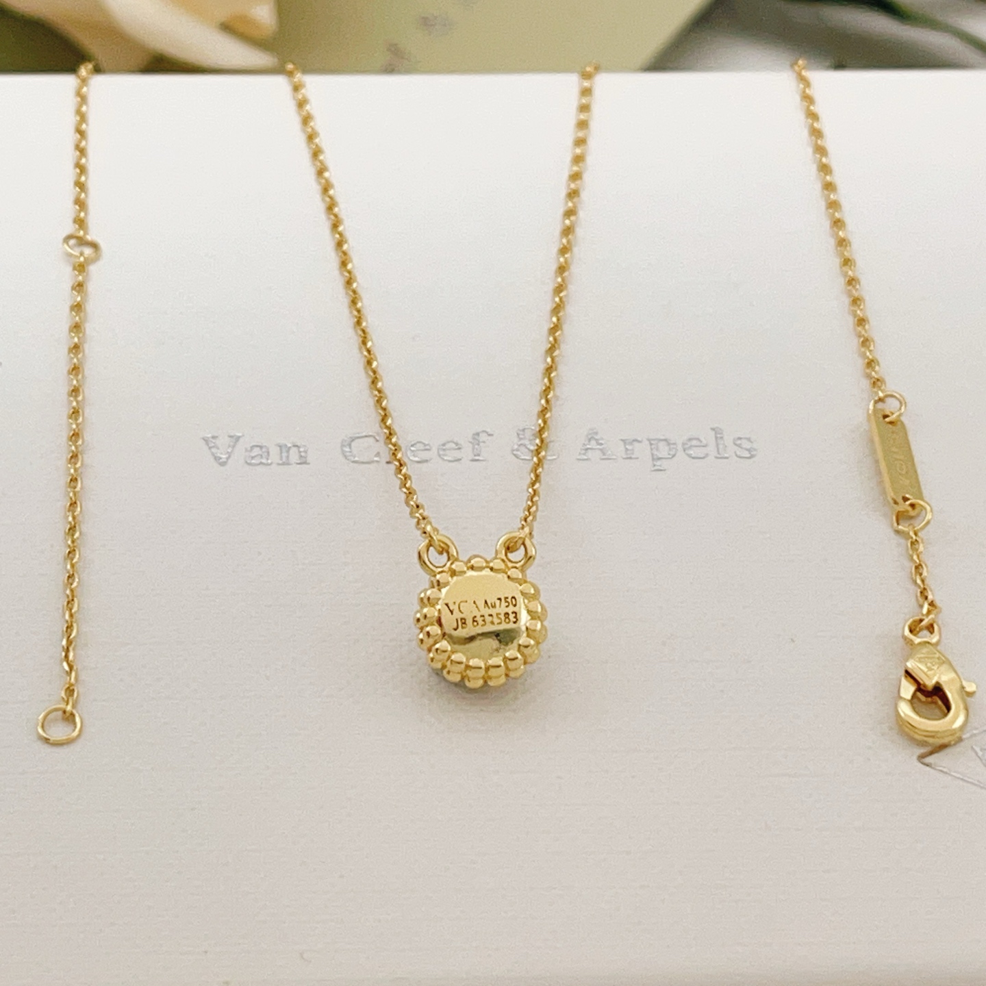 Collar Van Cleef Arpels Perlee Oro amarillo con pavé de diamantes transparentes 42 cm con alargador de 2 cm