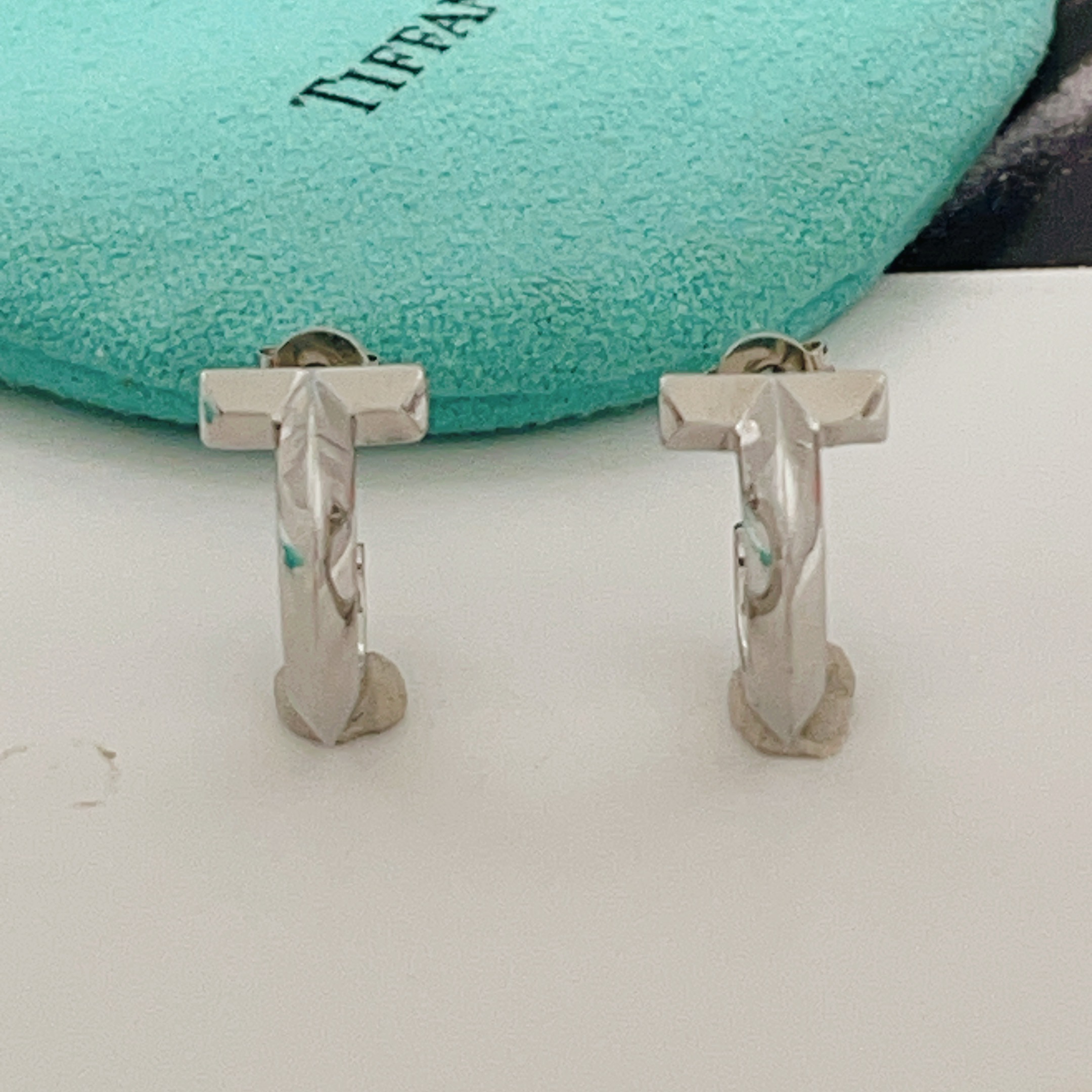 Tiffany T T1 earrings silver-toned metal no gemstones 15mm outer diameter