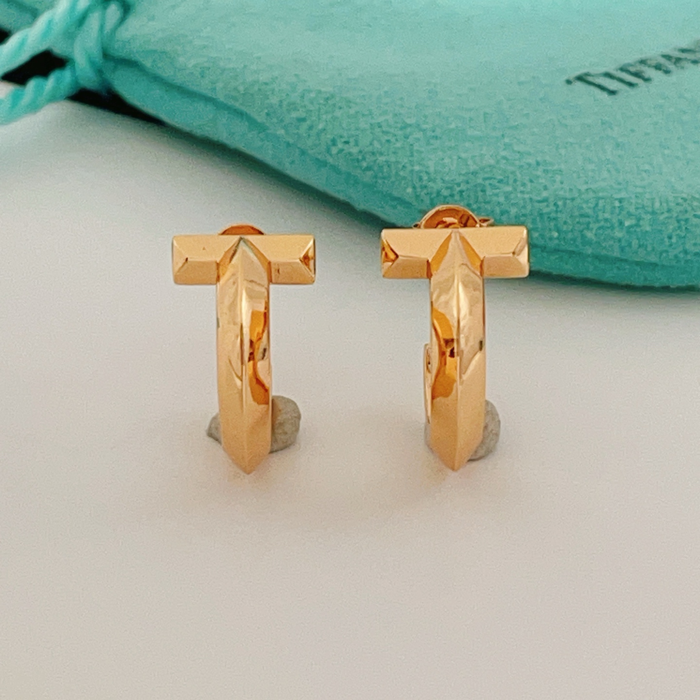 Tiffany T T1 earrings 18k yellow gold no gemstones 12mm hoop diameter