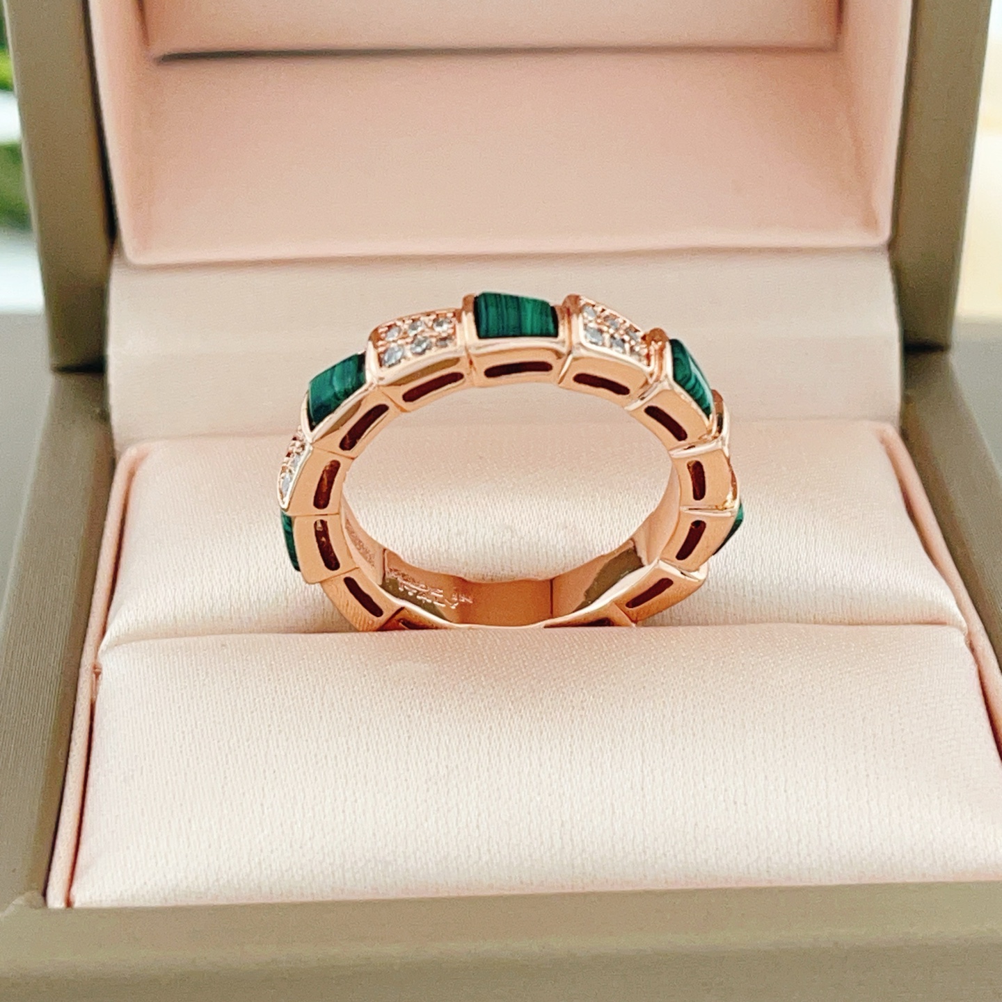 Bvlgari Serpenti Viper ring Rose gold green malachite clear diamond No 7