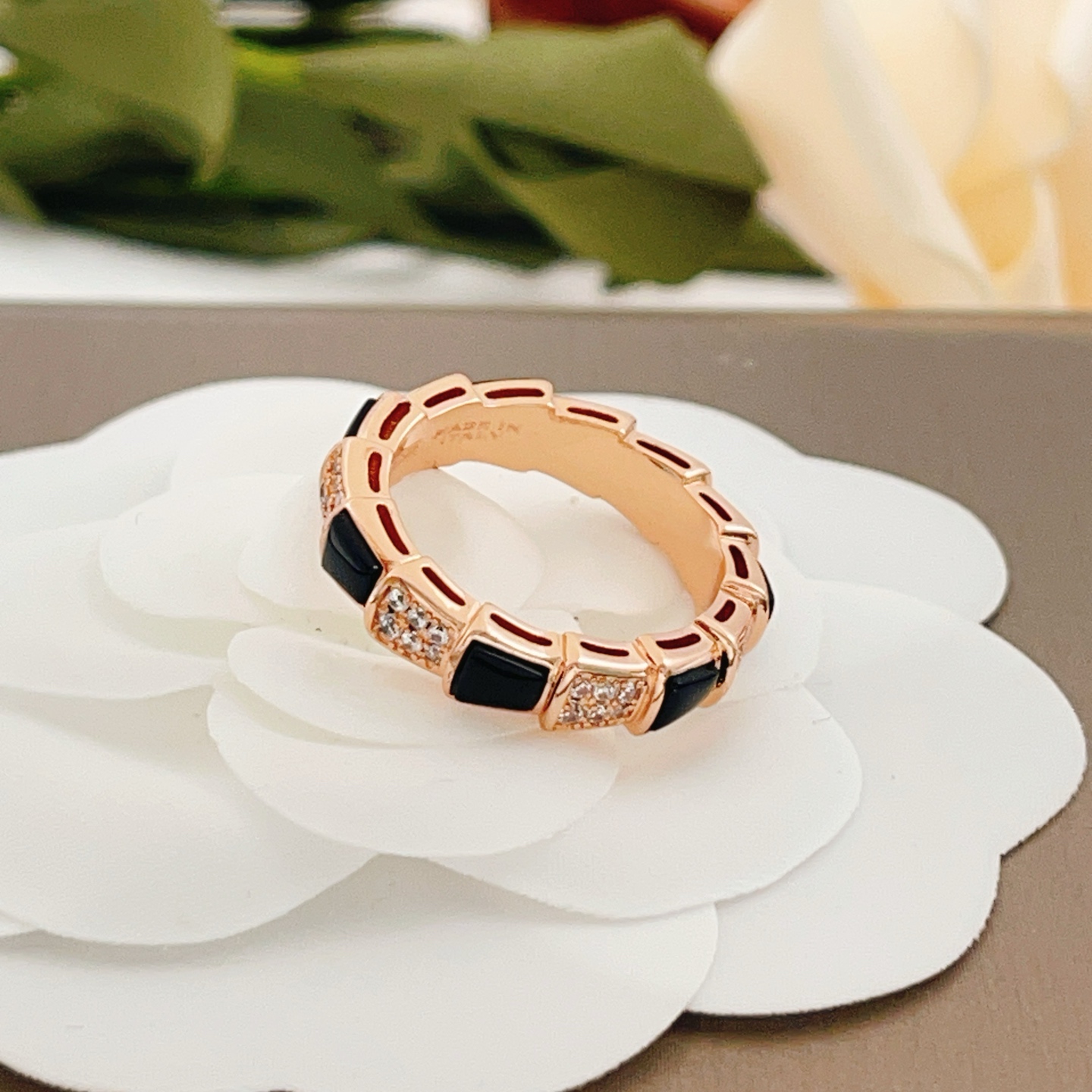 Bvlgari Serpenti Viper ring Rose gold black onyx clear diamond No 7