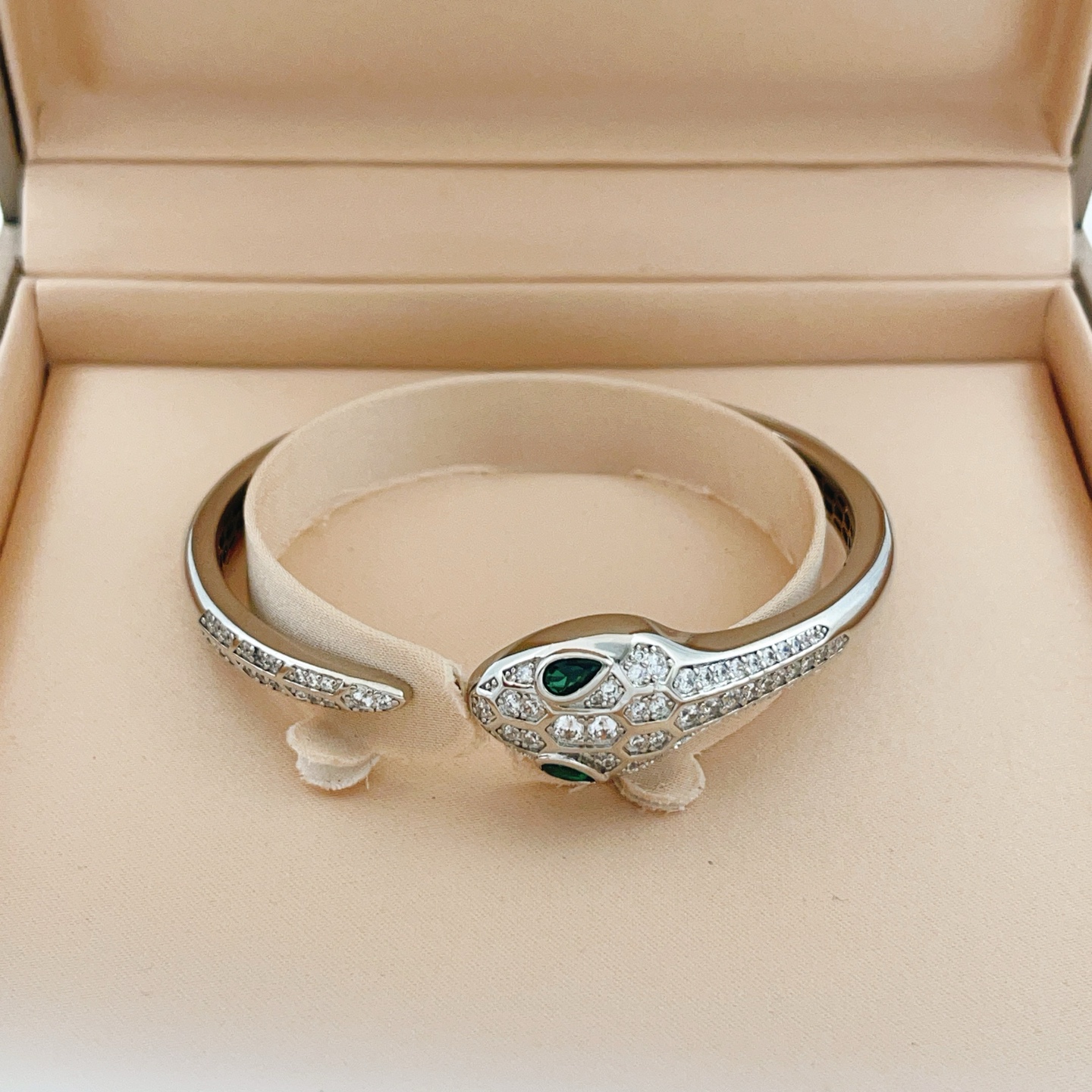 Bvlgari Serpenti bracelet silver-toned white gold with clear pave diamonds and green malachite accents 17cm inner circumference