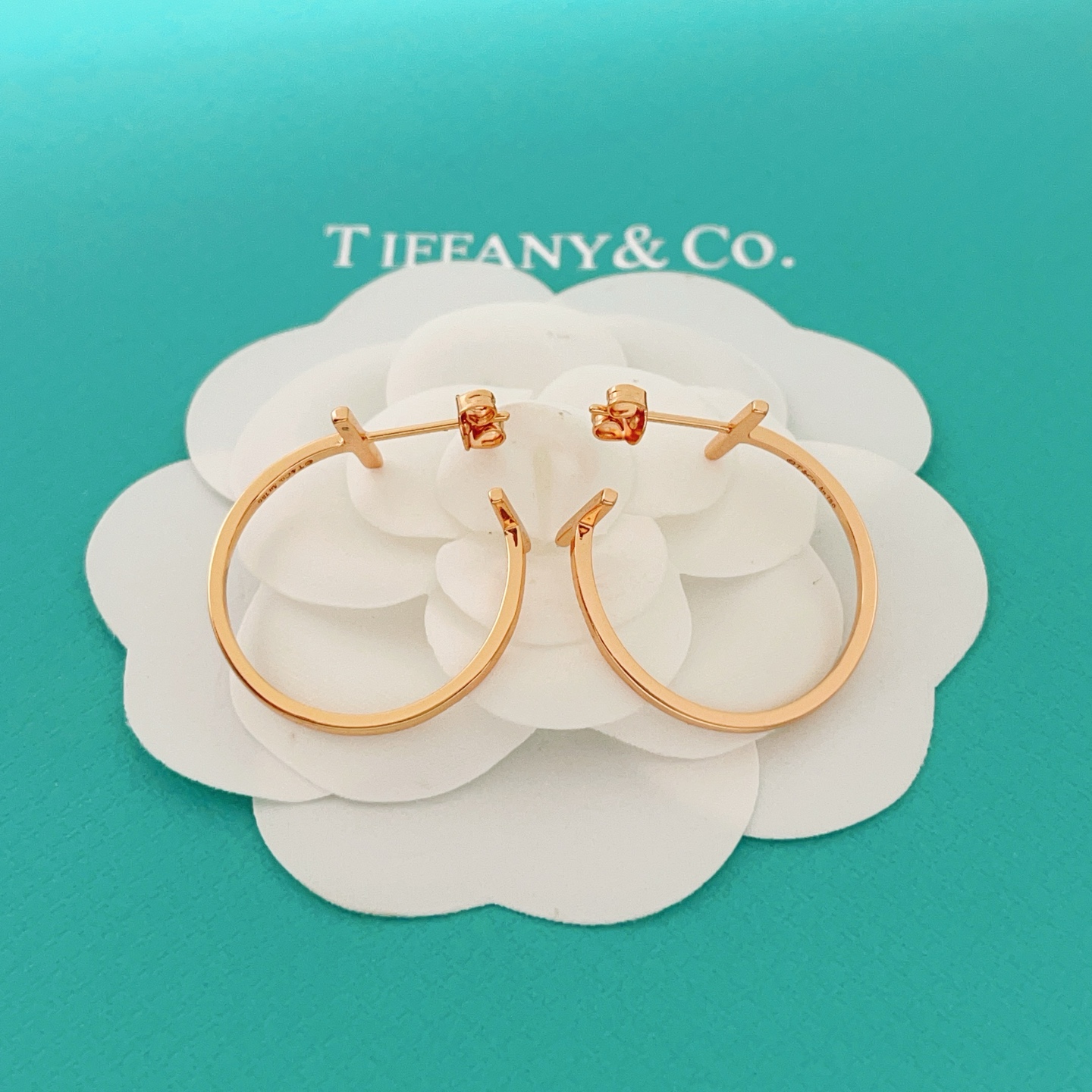 Tiffany T Wire Hoop earrings 18k rose gold no gemstones 25mm hoop diameter