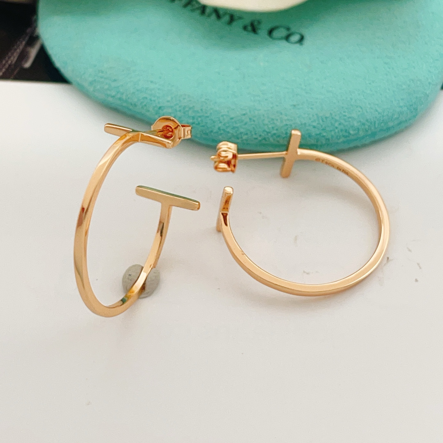 Tiffany T Wire Hoop earrings 18k rose gold no gemstones 25mm hoop diameter