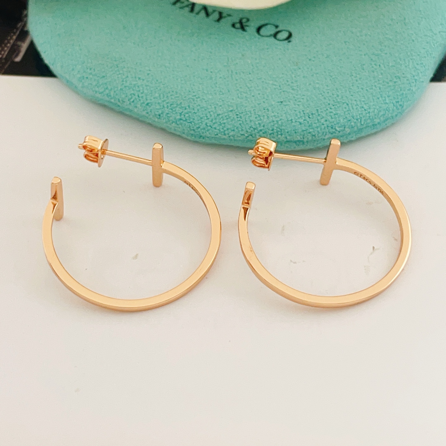 Tiffany T Wire Hoop earrings 18k rose gold no gemstones 25mm hoop diameter