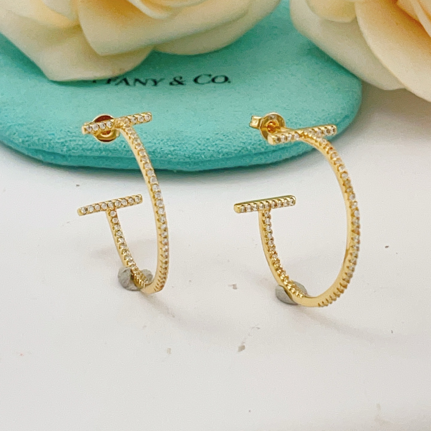 Tiffany T Wire Hoop earrings yellow gold with clear pave diamonds 25mm diameter