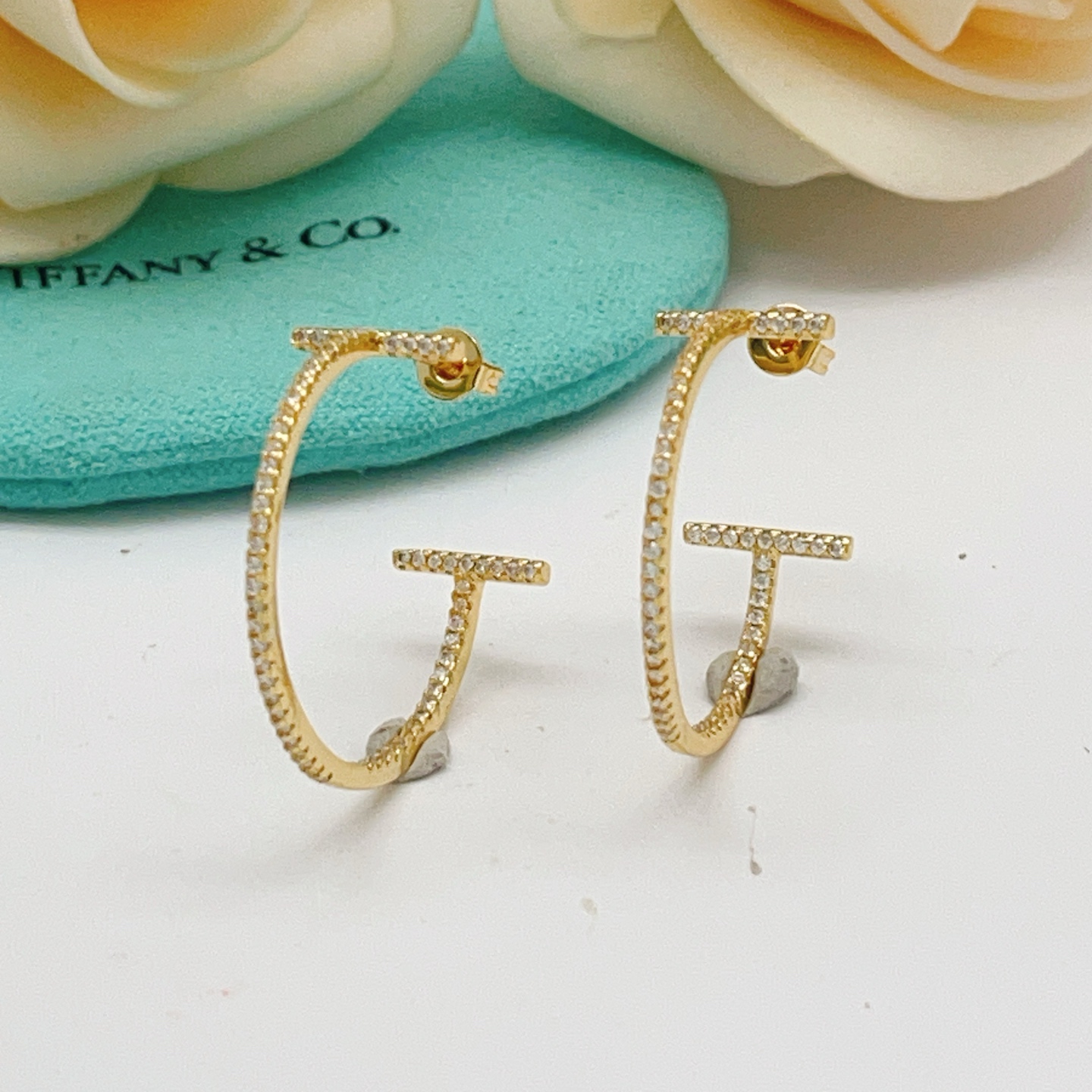 Tiffany T Wire Hoop earrings yellow gold with clear pave diamonds 25mm diameter