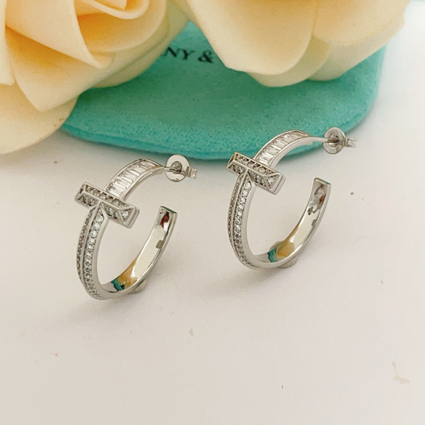 Tiffany T1 Diamond Hoop earrings sterling silver with clear white diamonds 20mm hoop diameter