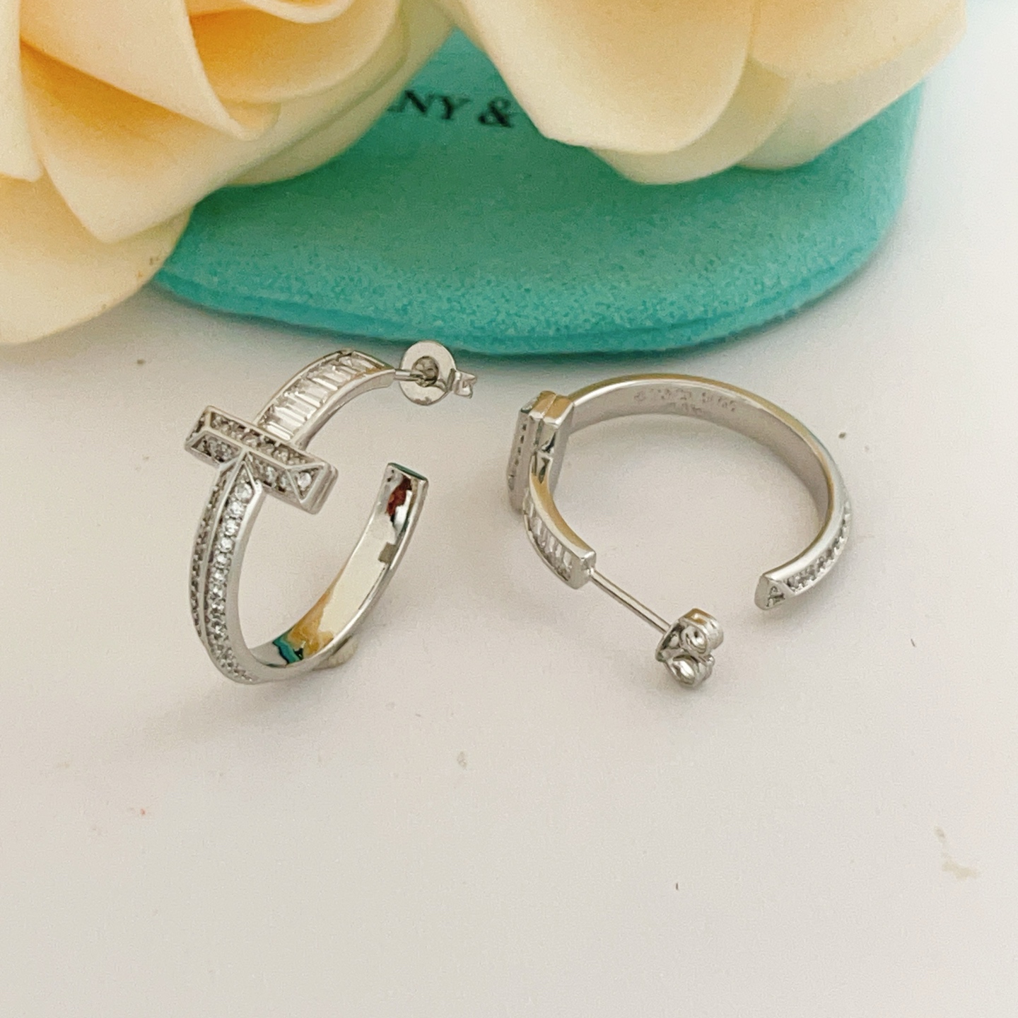 Tiffany T1 Diamond Hoop earrings sterling silver with clear white diamonds 20mm hoop diameter