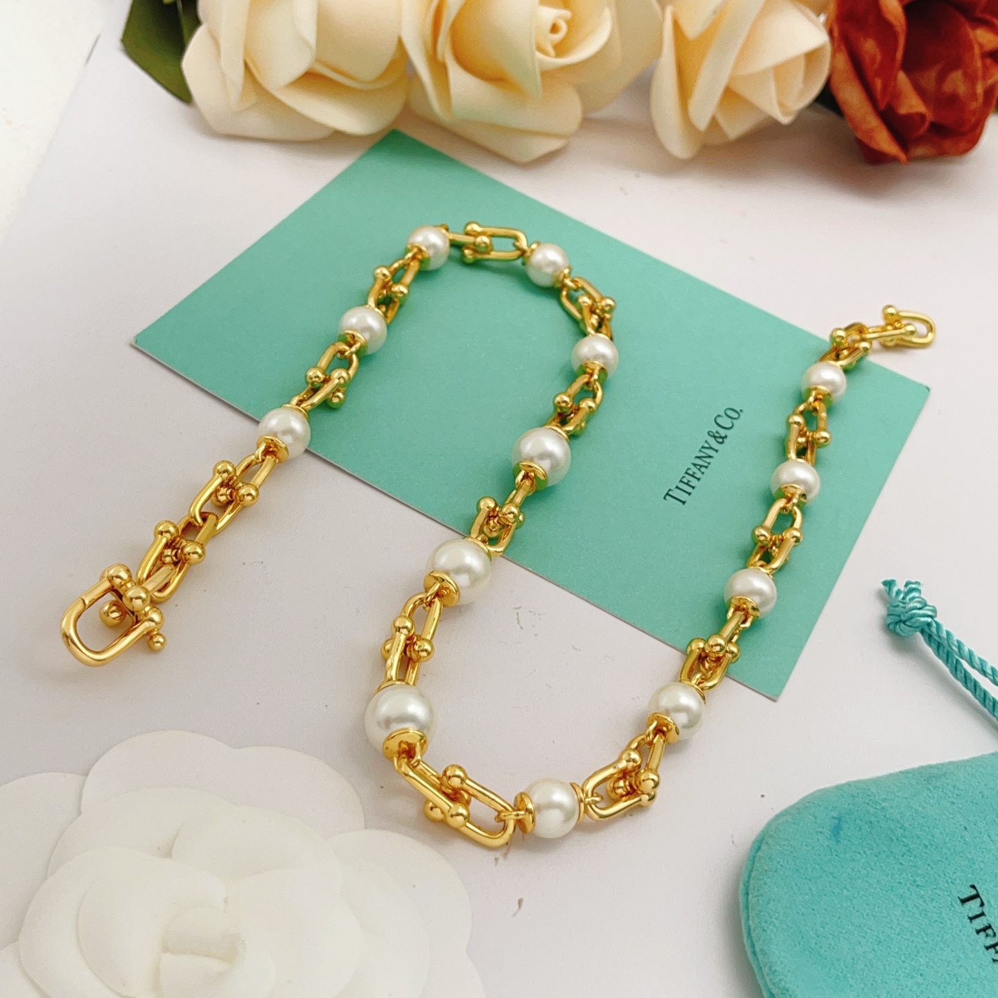 Tiffany HardWear Pearl Link necklace Gold-tone metal with white freshwater pearls 45cm
