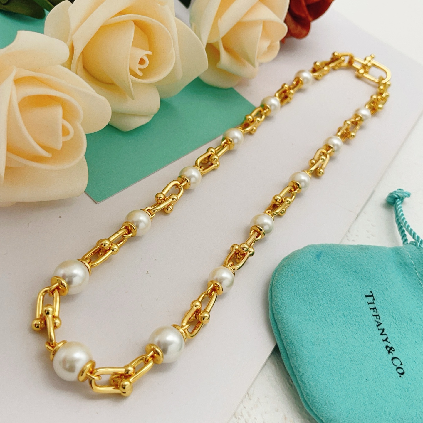 Tiffany HardWear Pearl Link necklace Gold-tone metal with white freshwater pearls 45cm