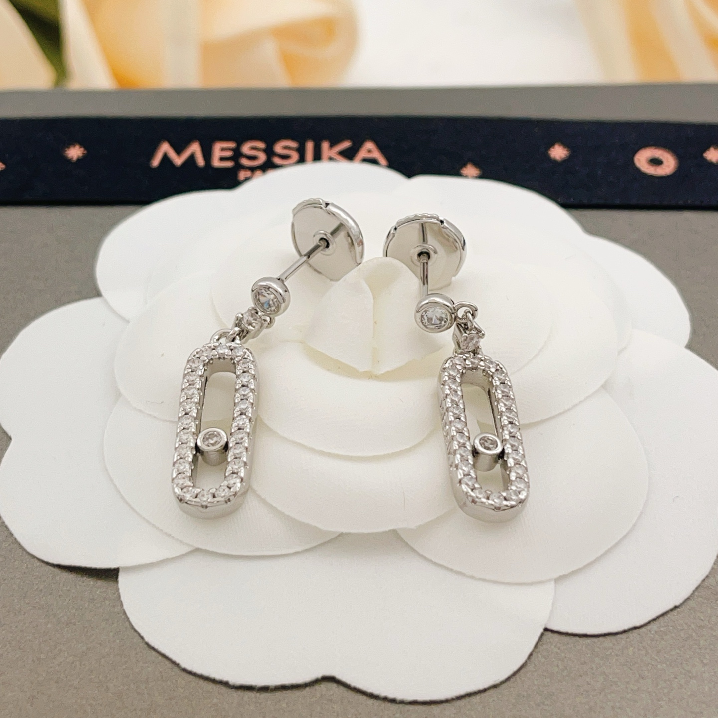 Messika Move Uno earrings Silver-toned metal with clear diamonds One Size