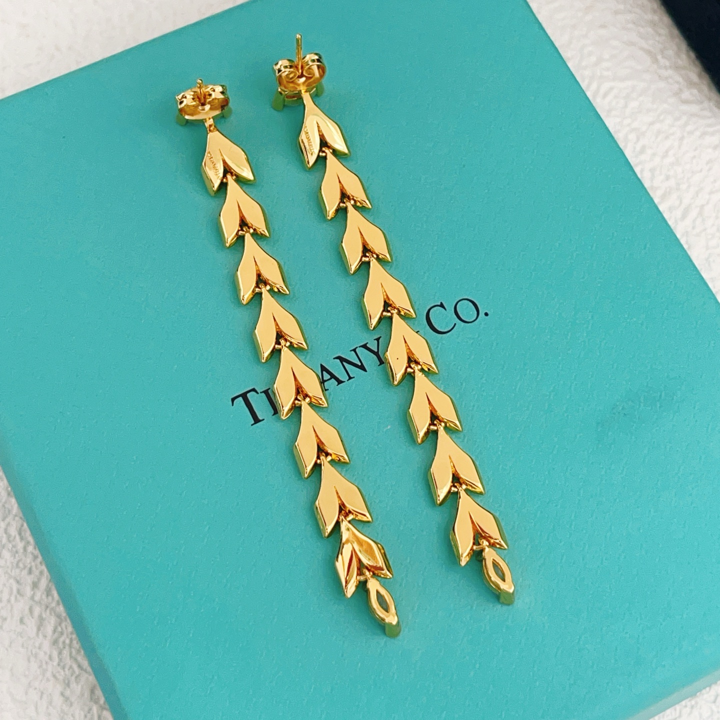 Tiffany Co Victoria Vine Drop Earrings earrings 18k yellow gold with clear diamond gemstones 6 5cm drop length