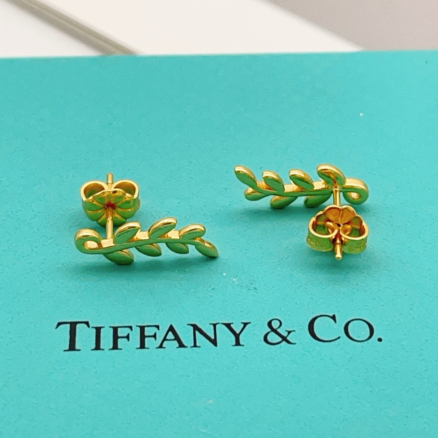 Tiffany Co Olive Leaf Climber Earrings earrings 18k yellow gold no gemstones 15mm length