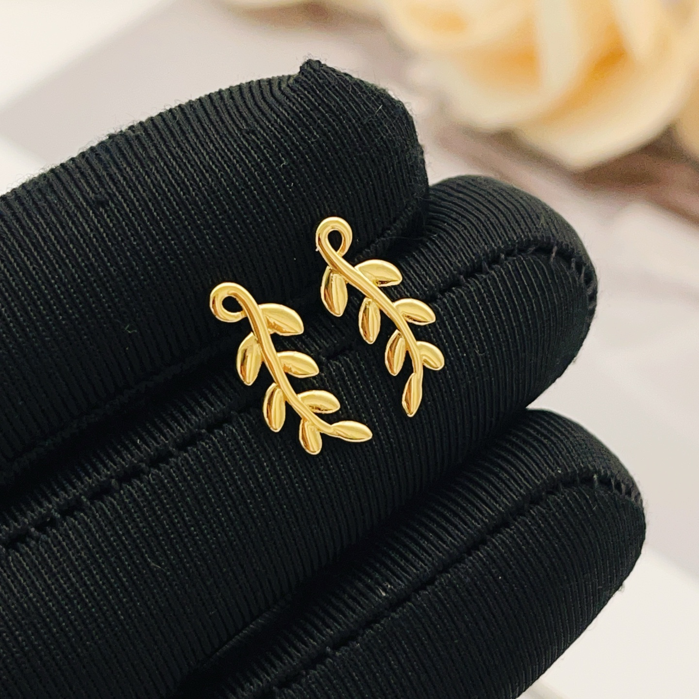 Tiffany Co Olive Leaf Climber Earrings earrings 18k yellow gold no gemstones 15mm length