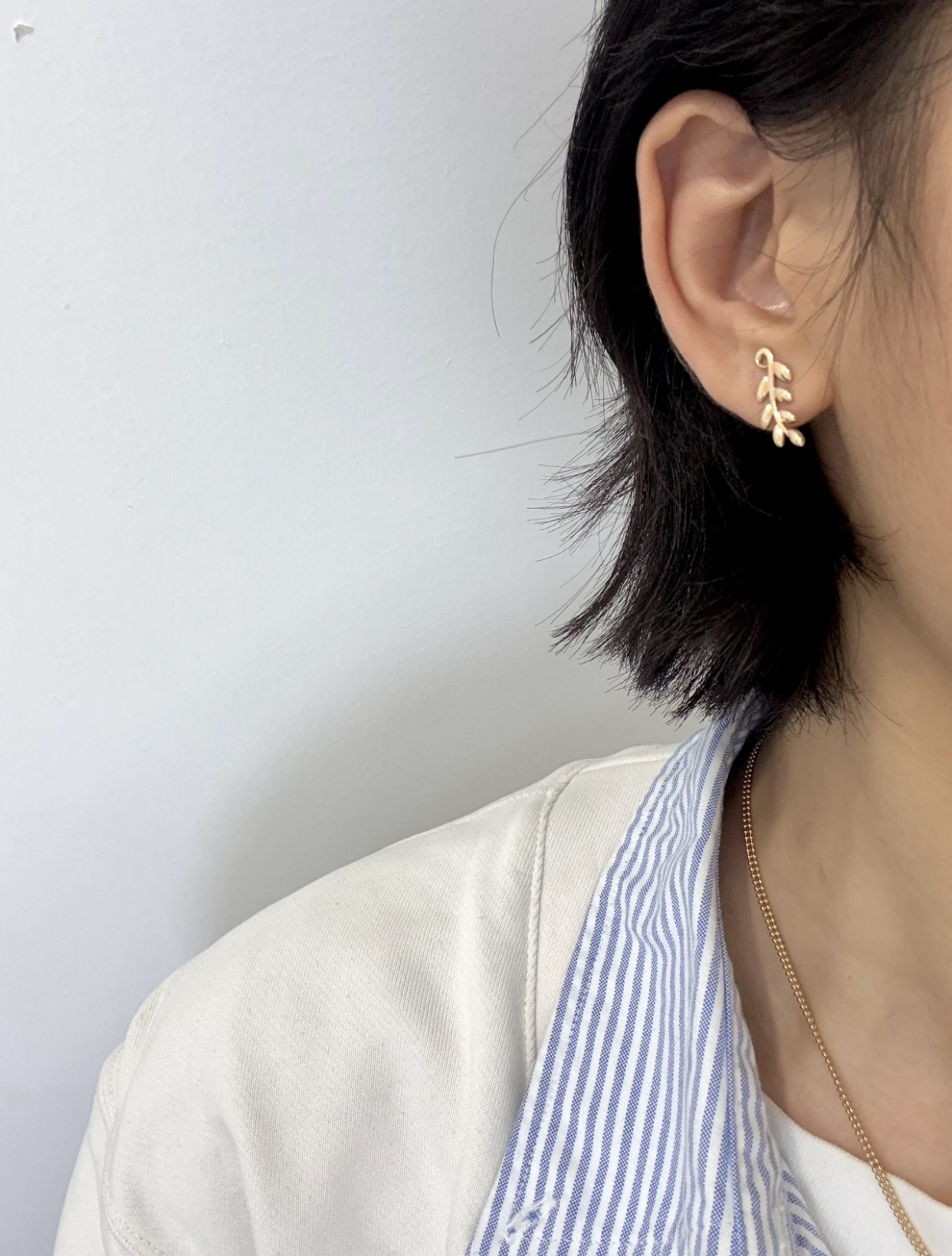 Tiffany Co Olive Leaf Climber Earrings earrings 18k yellow gold no gemstones 15mm length
