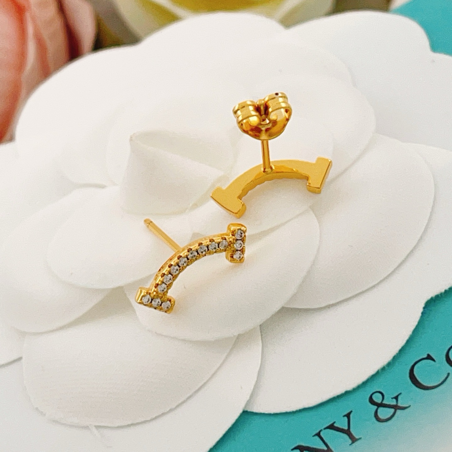 Tiffany Co T Smile earrings yellow gold with clear diamonds 10mm width