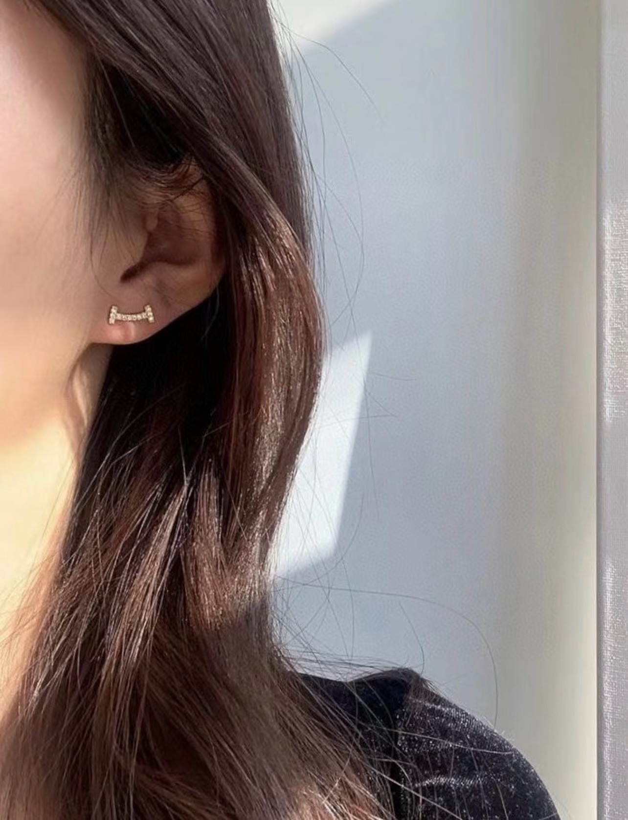 Tiffany Co T Smile earrings yellow gold with clear diamonds 10mm width