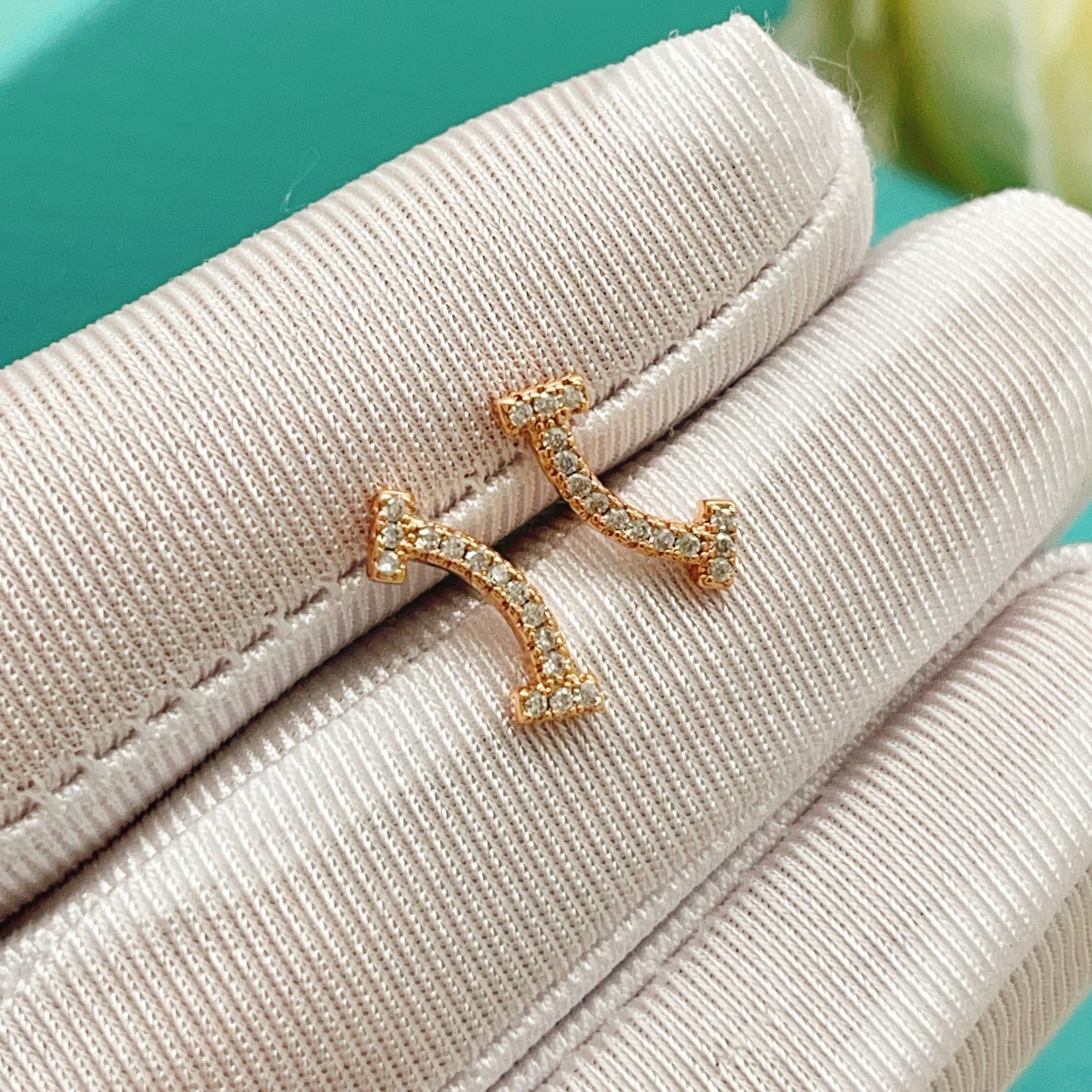 Tiffany Co T Smile earrings 18k rose gold with clear diamonds 10mm width