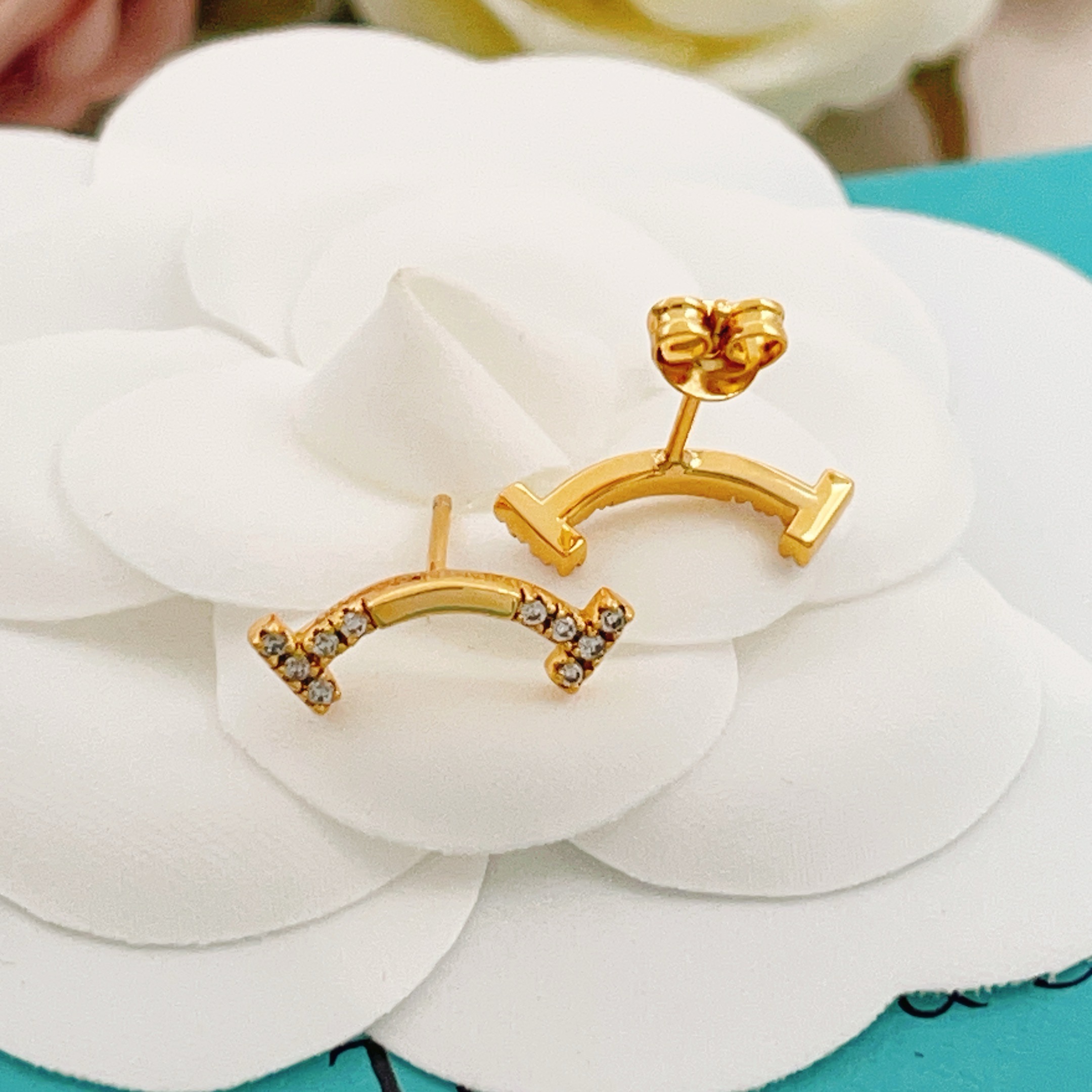Tiffany Co T Smile earrings yellow gold with clear diamonds 12mm width