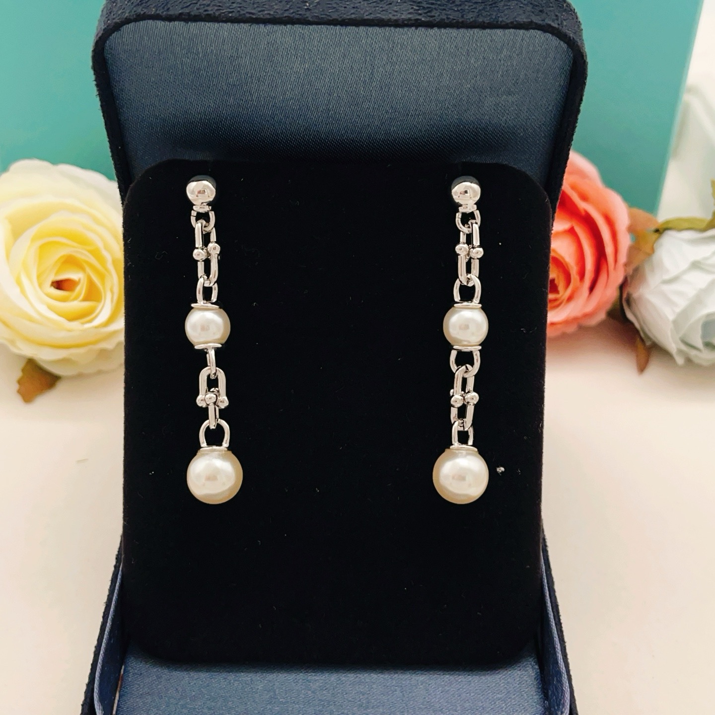 Tiffany Co HardWear Pearl Link Drop earrings silver-toned metal with white freshwater pearls 4 5cm drop length