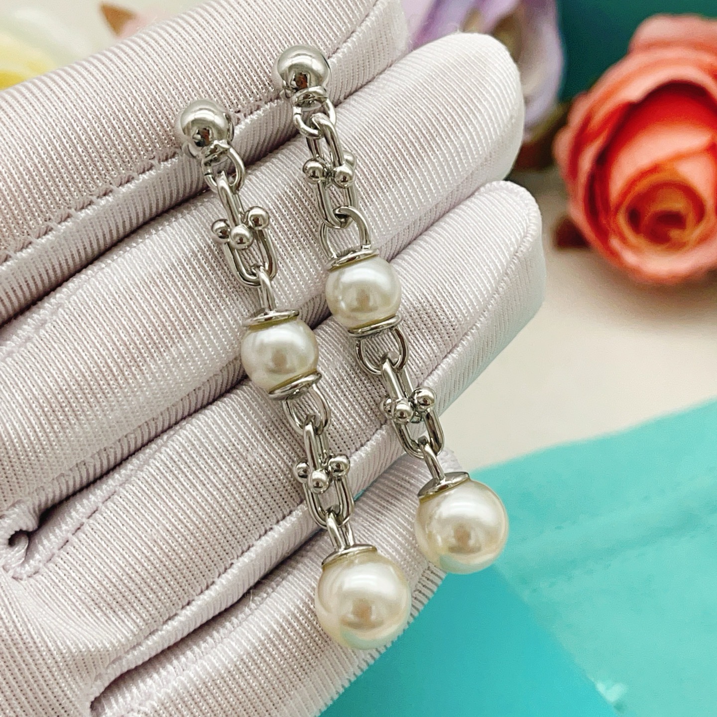 Tiffany Co HardWear Pearl Link Drop earrings silver-toned metal with white freshwater pearls 4 5cm drop length