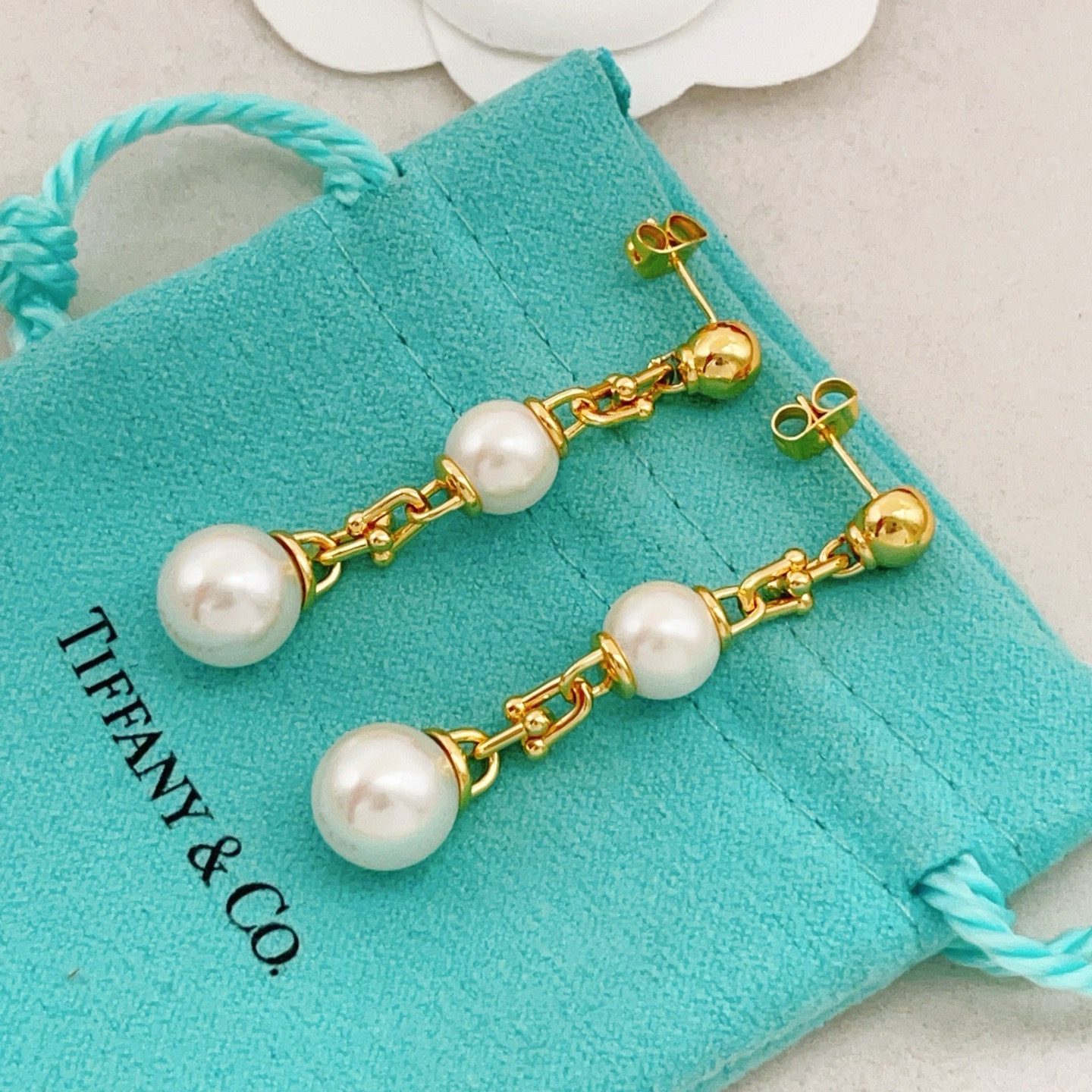 Tiffany Co HardWear Pearl Drop earrings gold-tone metal with white freshwater pearls 4 5cm drop length