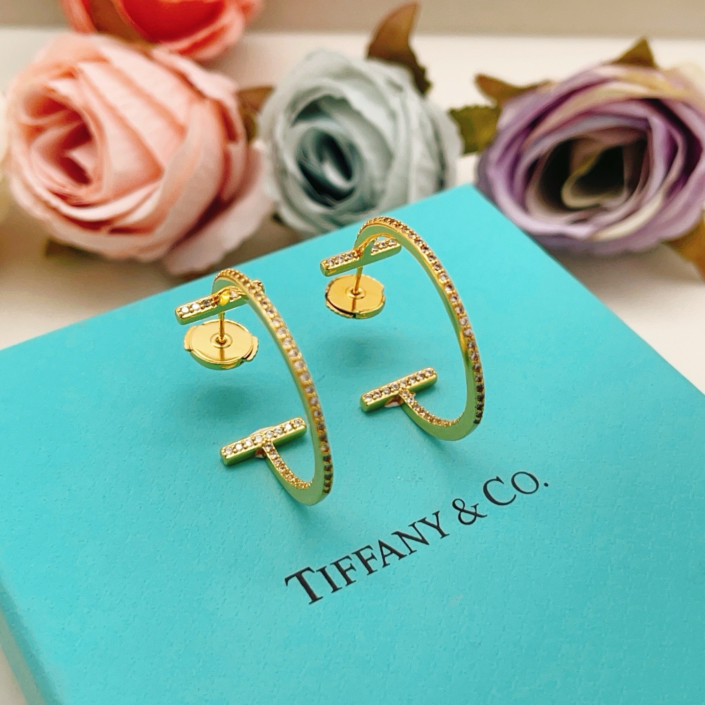 Tiffany Co T Wire Hoop earrings 18k yellow gold with clear diamond pave 25mm hoop diameter